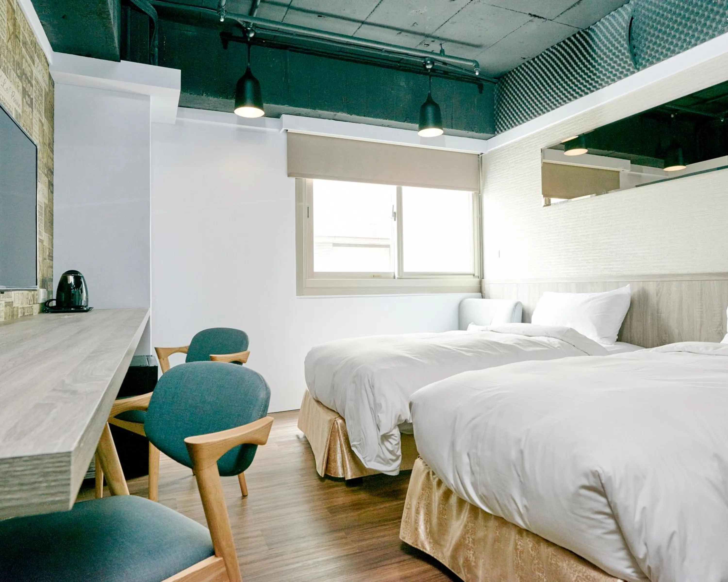 Photo of the whole room, Bed in Bon Hotel Taipei