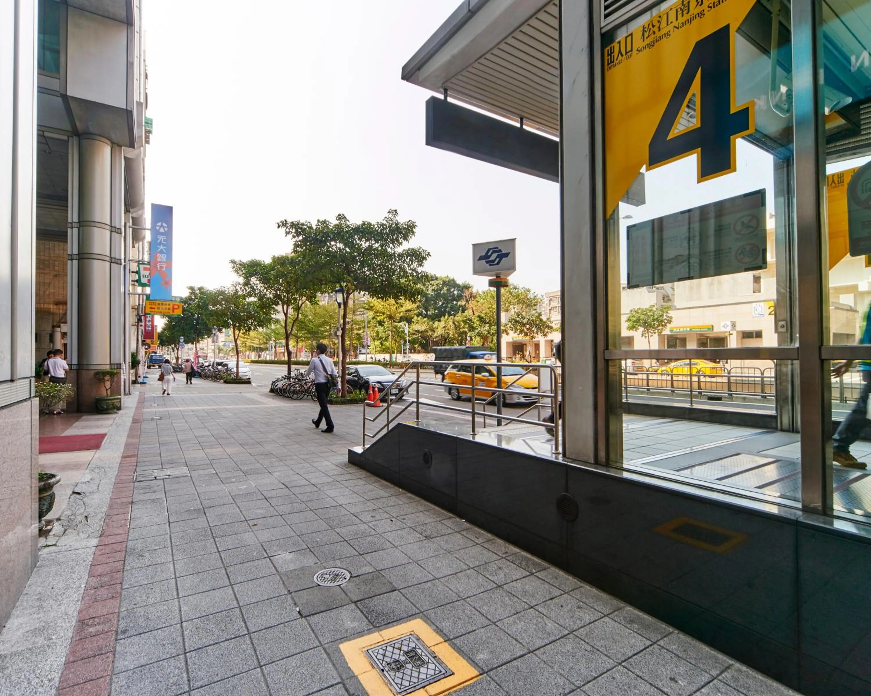 Nearby landmark in Bon Hotel Taipei