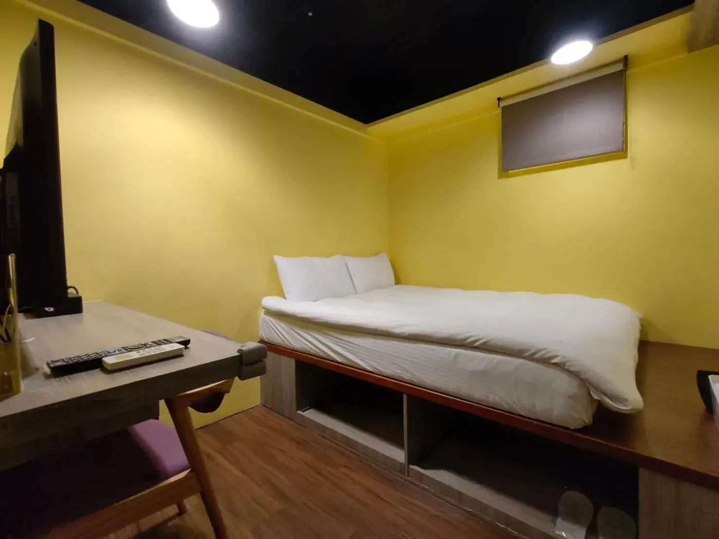 Economy Double Room in Bon Hotel Taipei Economy Double Room in Bon Hotel Taipei