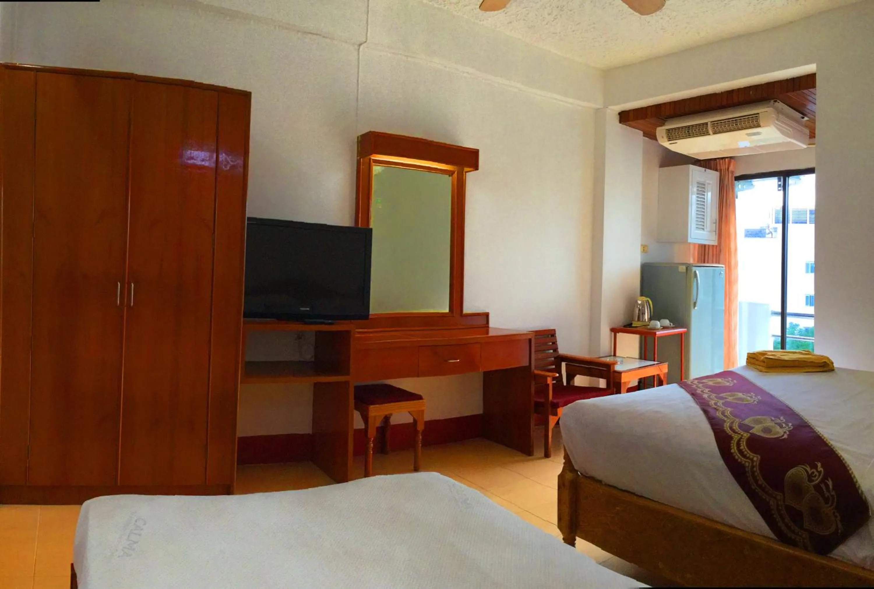 Photo of the whole room, Bed in Bliss Mansion