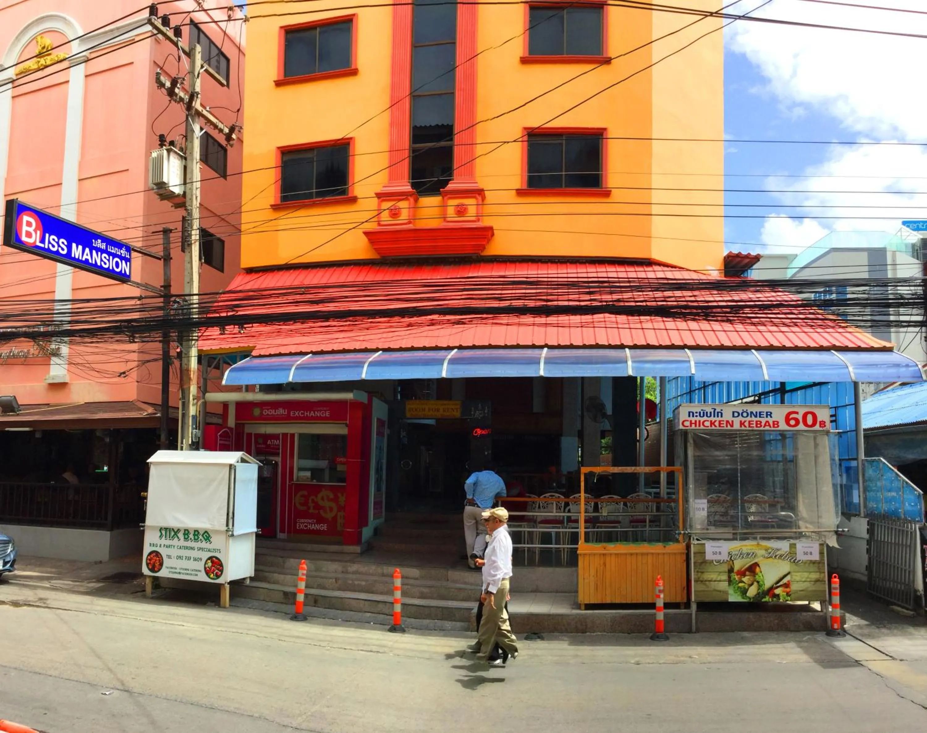 Facade/entrance in Bliss Mansion