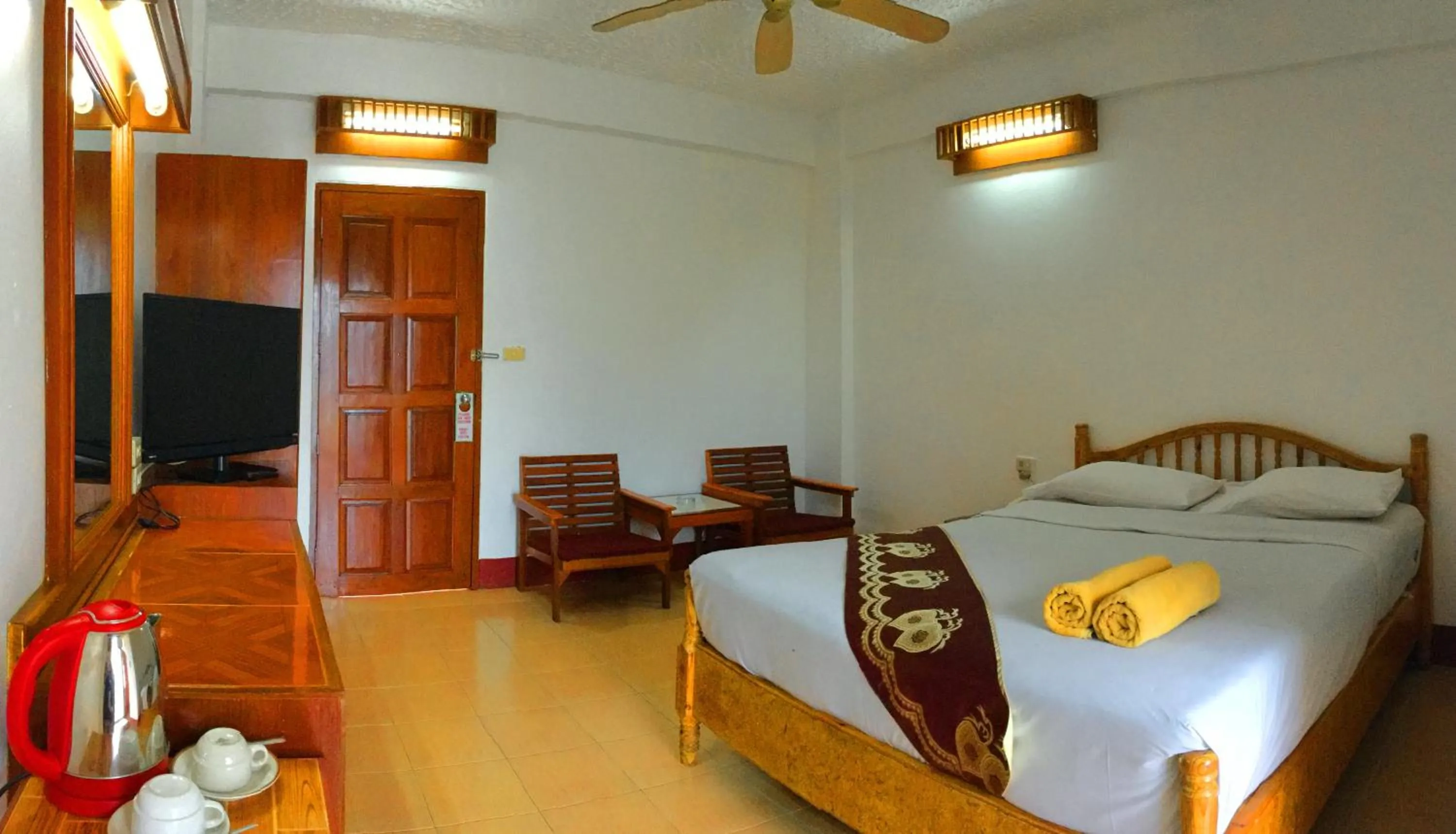 Photo of the whole room, Bed in Bliss Mansion