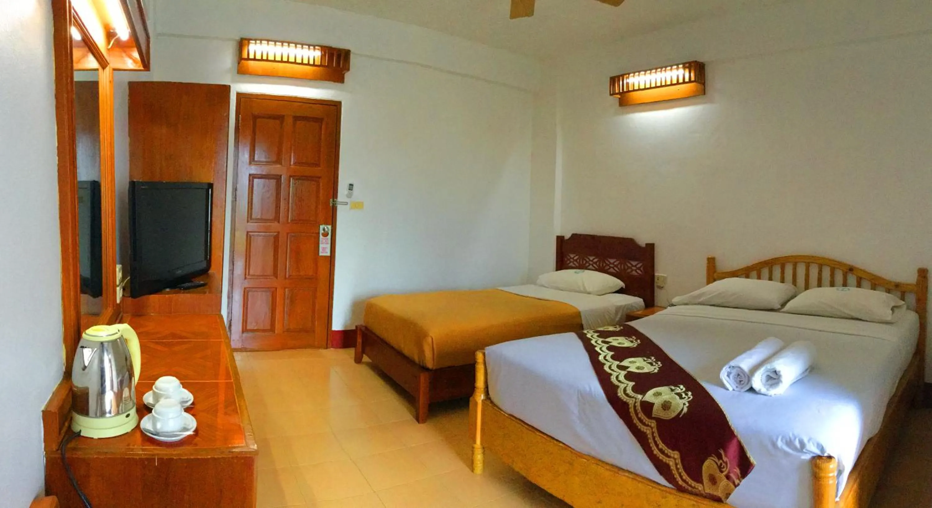 Photo of the whole room, Bed in Bliss Mansion