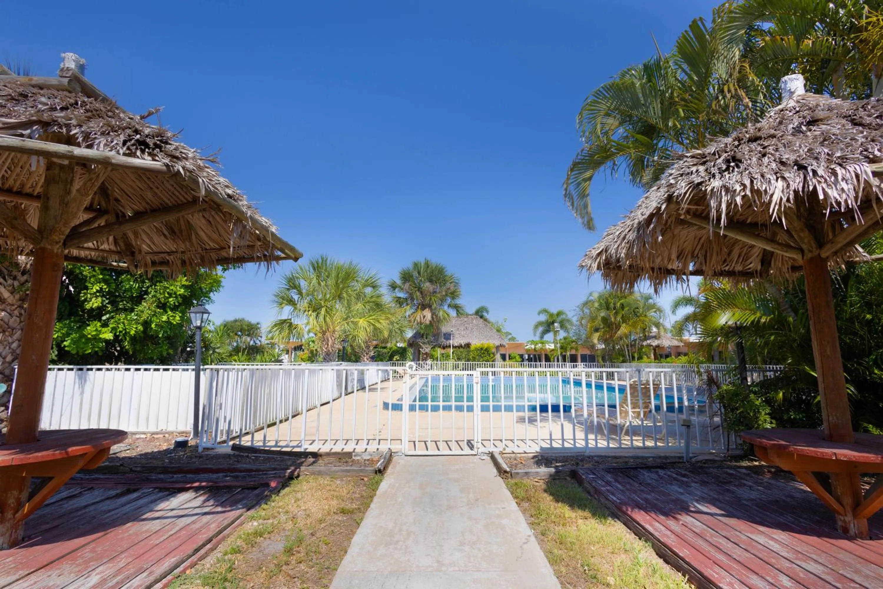 Warm Mineral Springs Motel