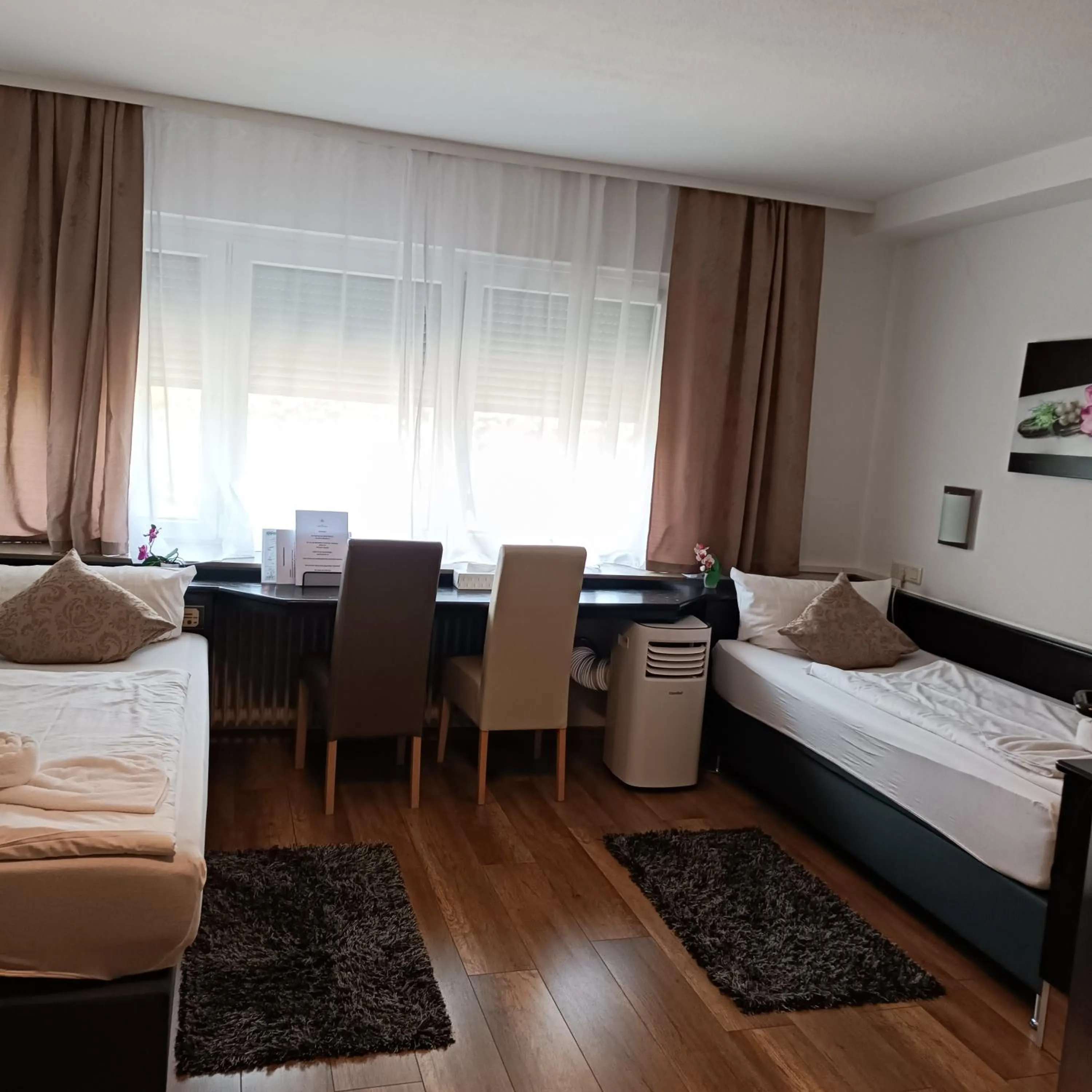 Photo of the whole room, Bed in Hotel Ari