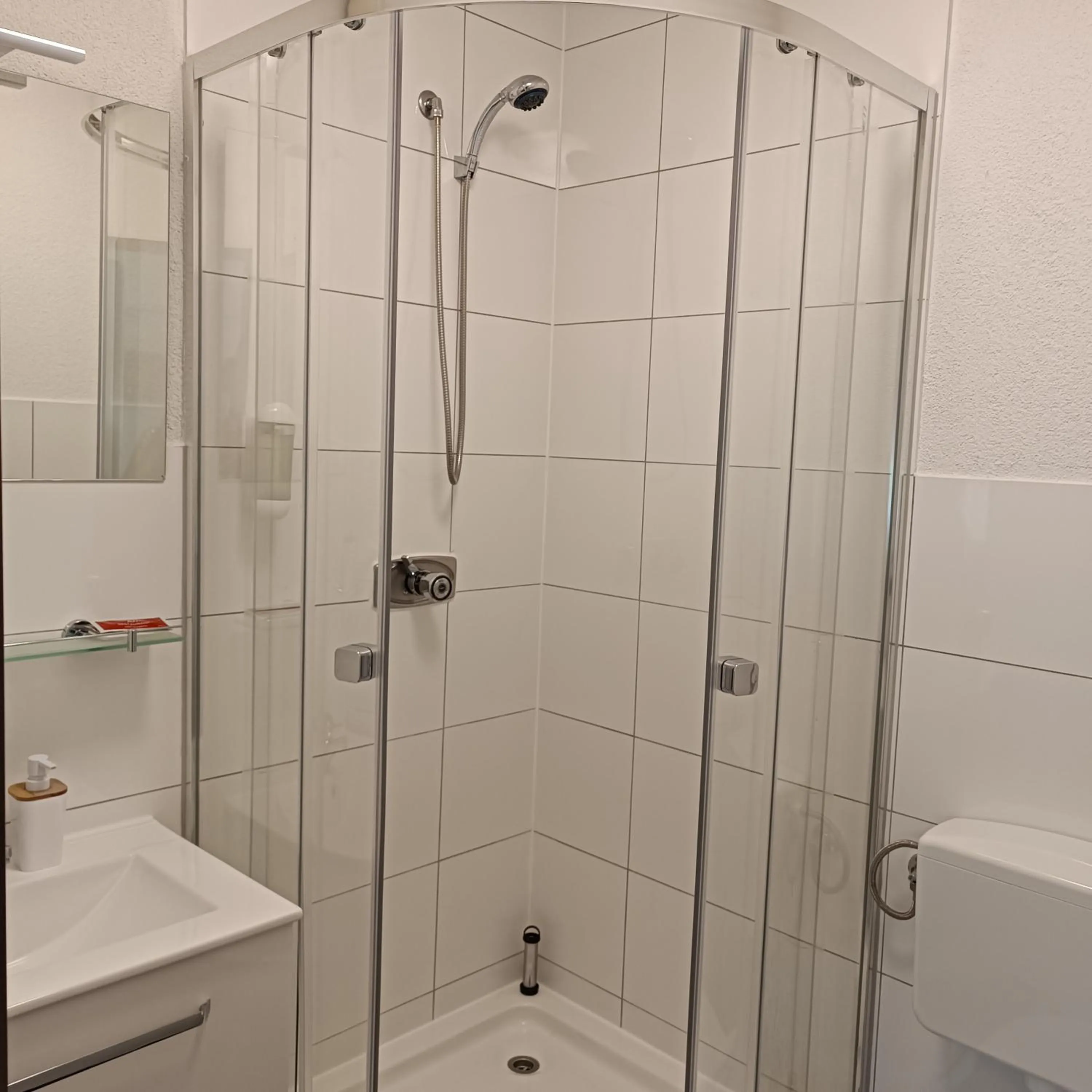 Bathroom in Hotel Ari