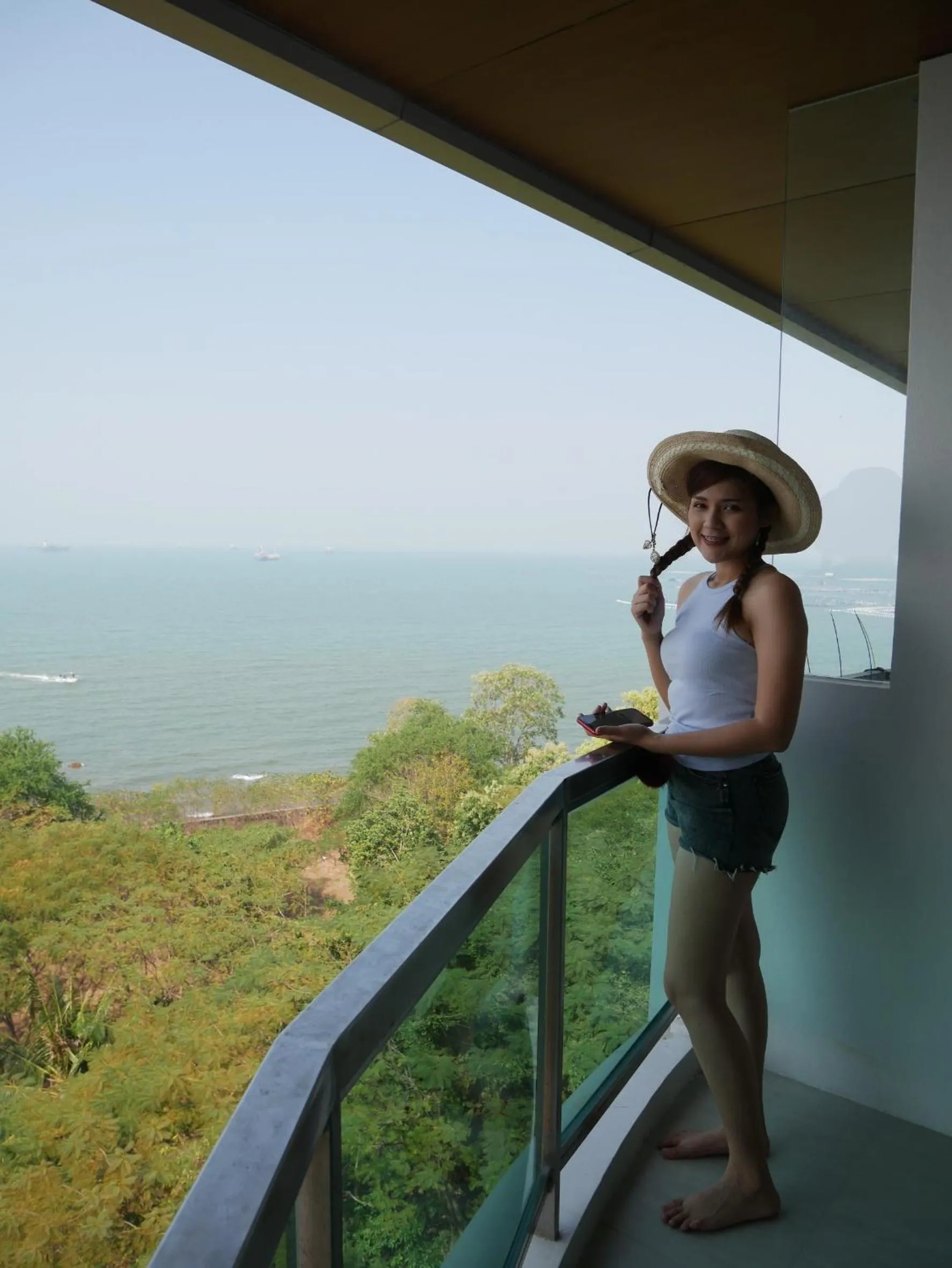 Balcony/Terrace in Sonrisa Srirachaที่พักติดทะเล