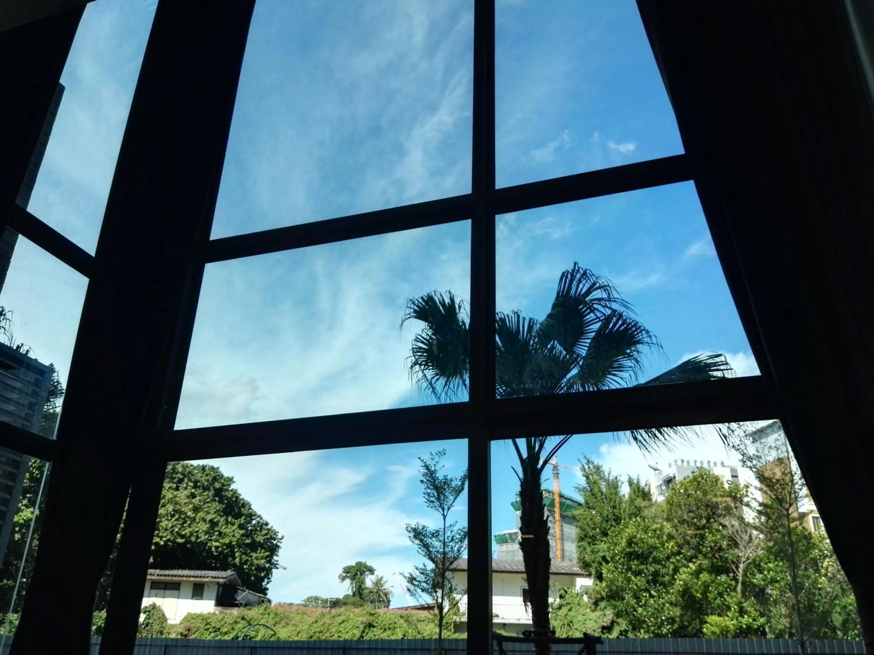 Pool view in Sonrisa Srirachaที่พักติดทะเล