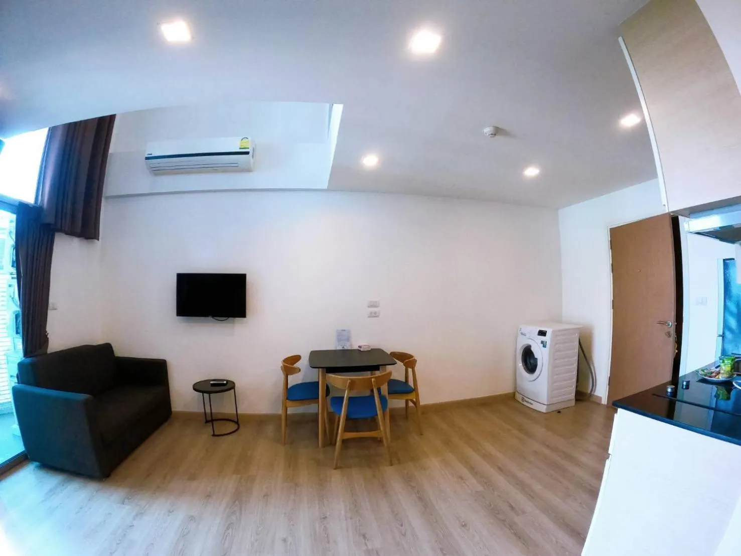 Living room in Sonrisa Srirachaที่พักติดทะเล