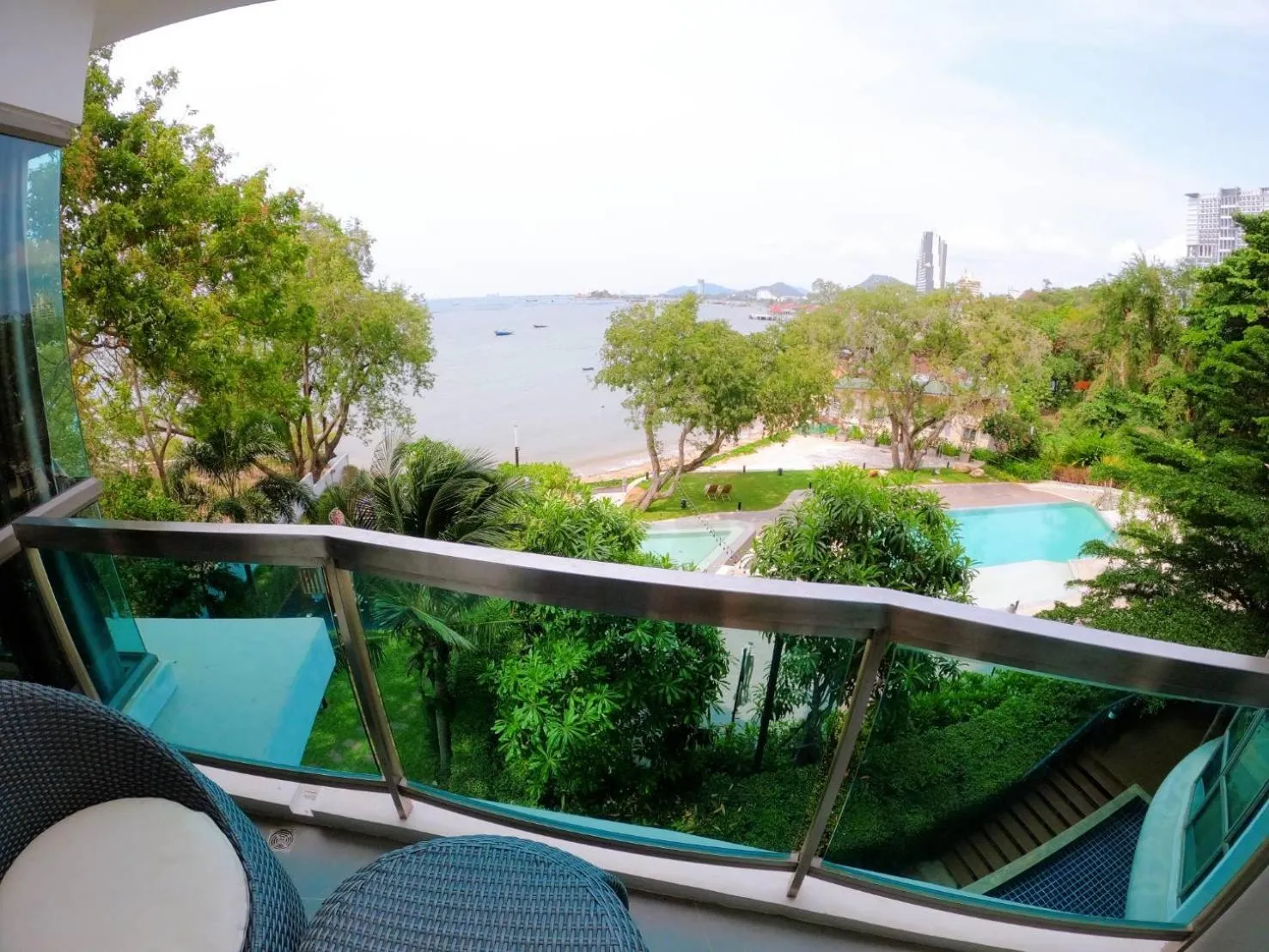 Balcony/Terrace in Sonrisa Srirachaที่พักติดทะเล