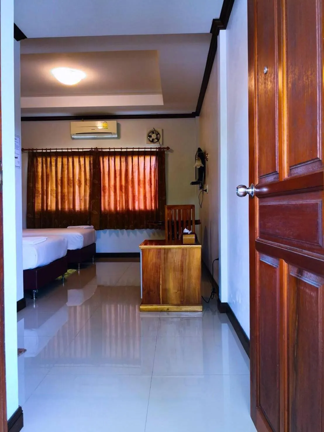 Khum Nakhon Hotel