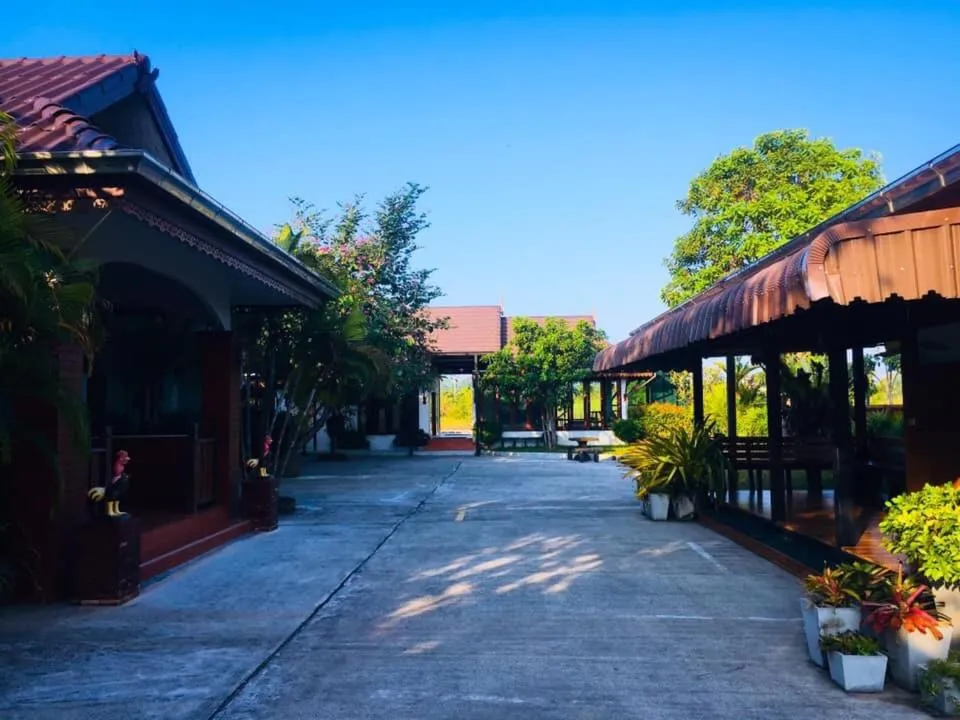 Khum Nakhon Hotel