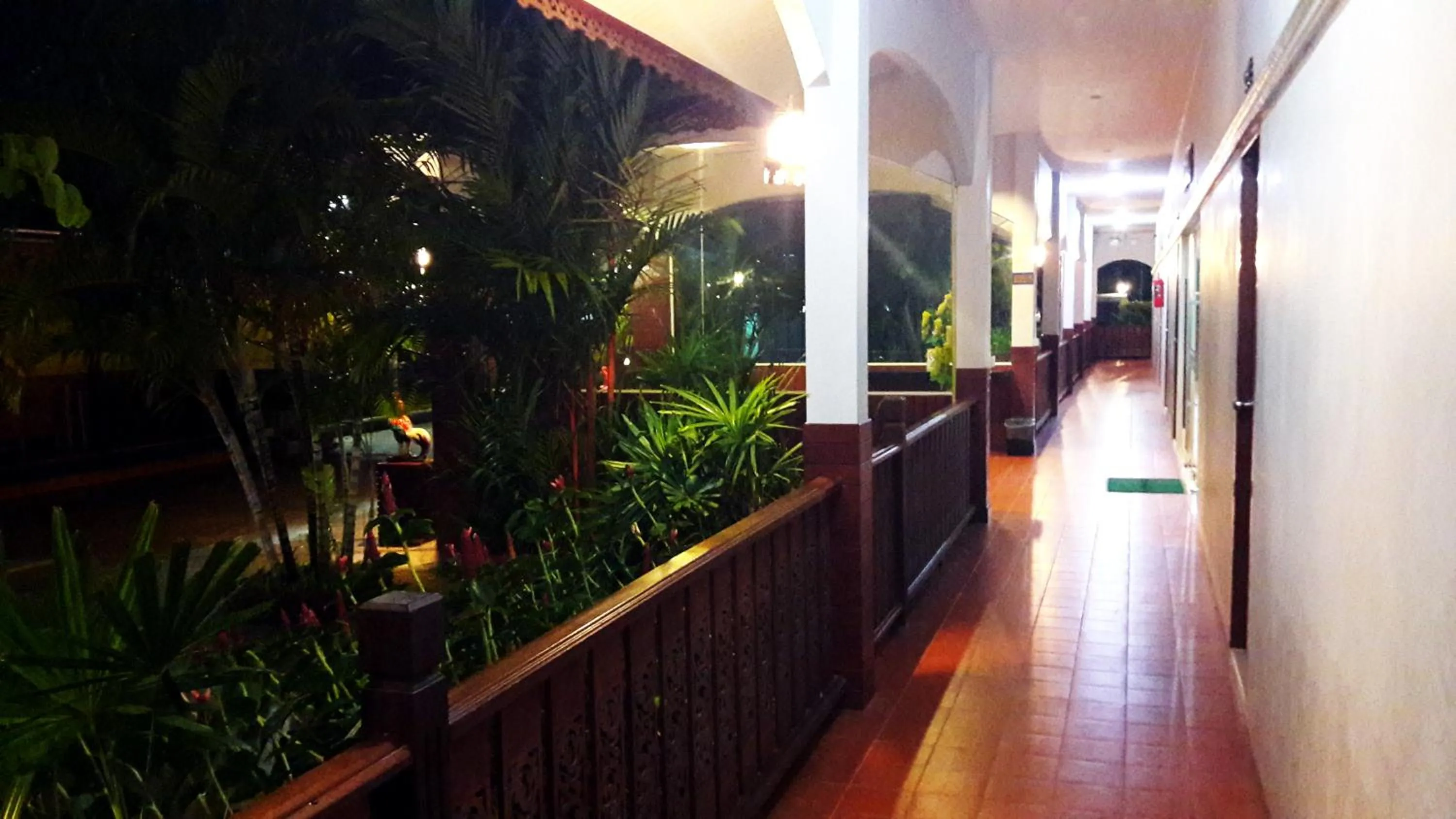 Khum Nakhon Hotel