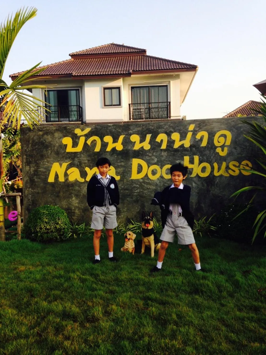 Staff in Na Na Doo Homestay