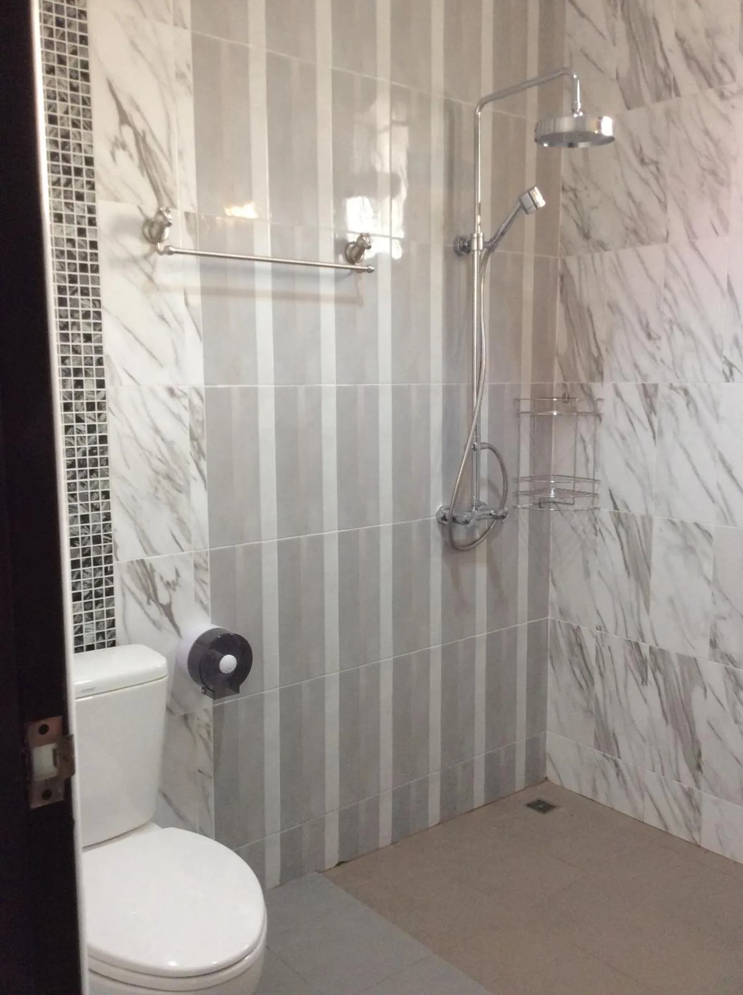 Bathroom in Na Na Doo Homestay