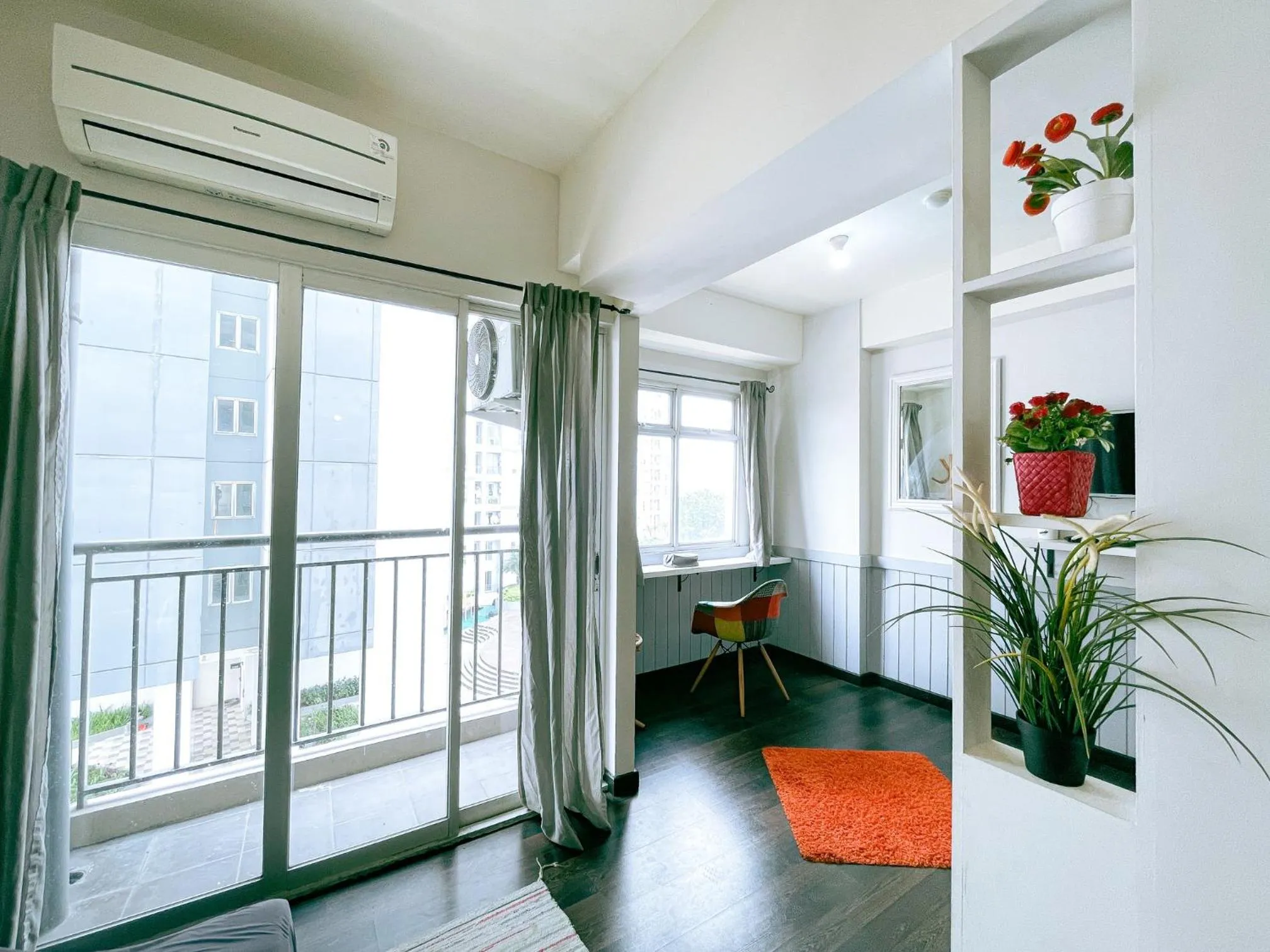 Living room in The Satu Stay - Apartemen SGV