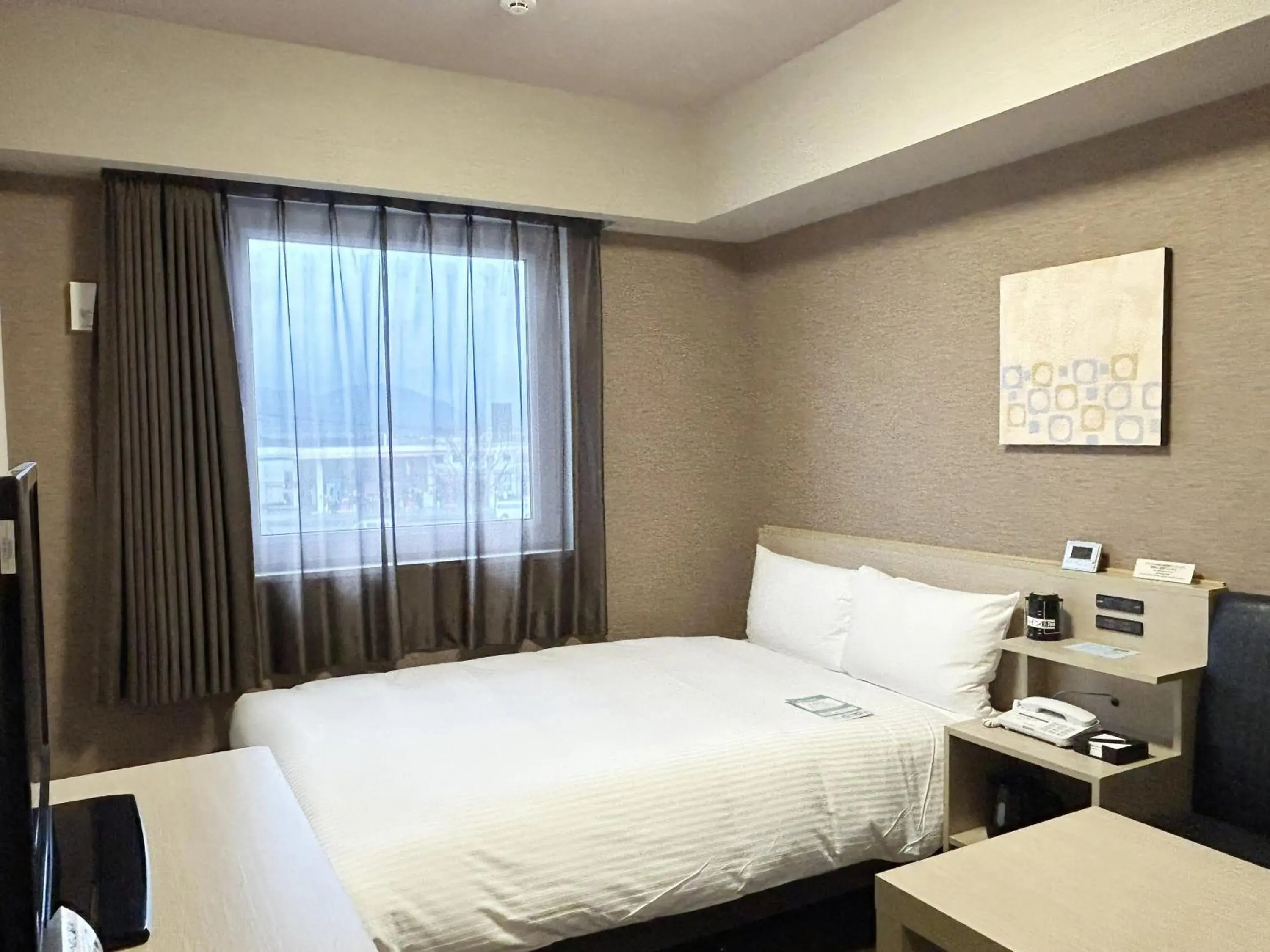 Double Room with Small Double Bed - Non-Smoking in Hotel Route-Inn Sabae -Kokudou 8 Gou- Double Room with Small Double Bed - Non-Smoking in Hotel Route-Inn Sabae -Kokudou 8 Gou-