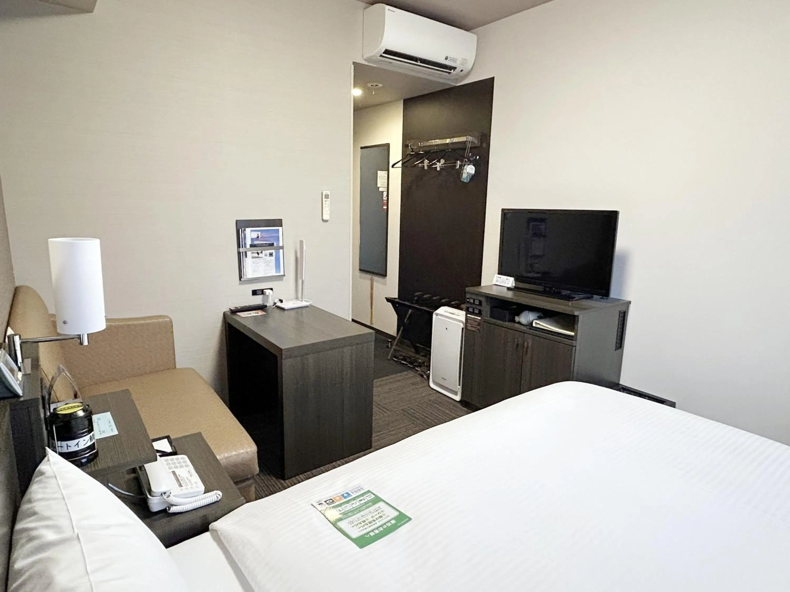 Photo of the whole room, Bed in Hotel Route-Inn Sabae -Kokudou 8 Gou-