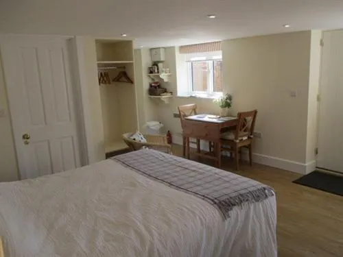 Bedroom, Bed in The Red Barn