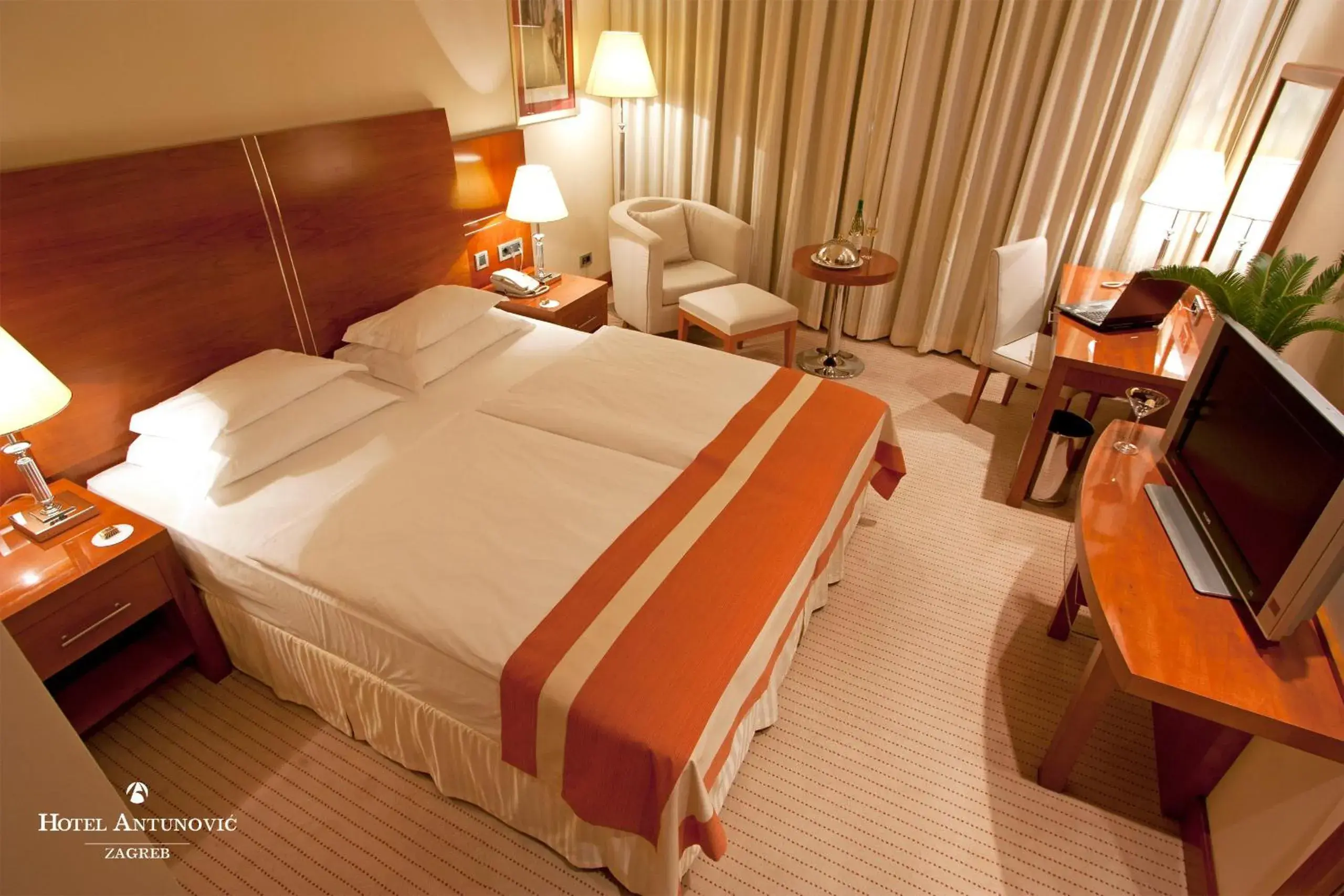 Photo of the whole room, Bed in Hotel Antunovic Zagreb Photo of the whole room, Bed in Hotel Antunovic Zagreb