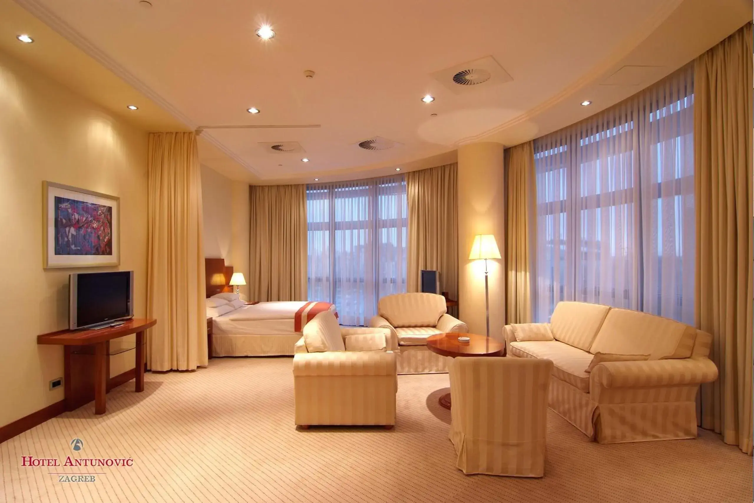 Photo of the whole room in Hotel Antunovic Zagreb Photo of the whole room in Hotel Antunovic Zagreb