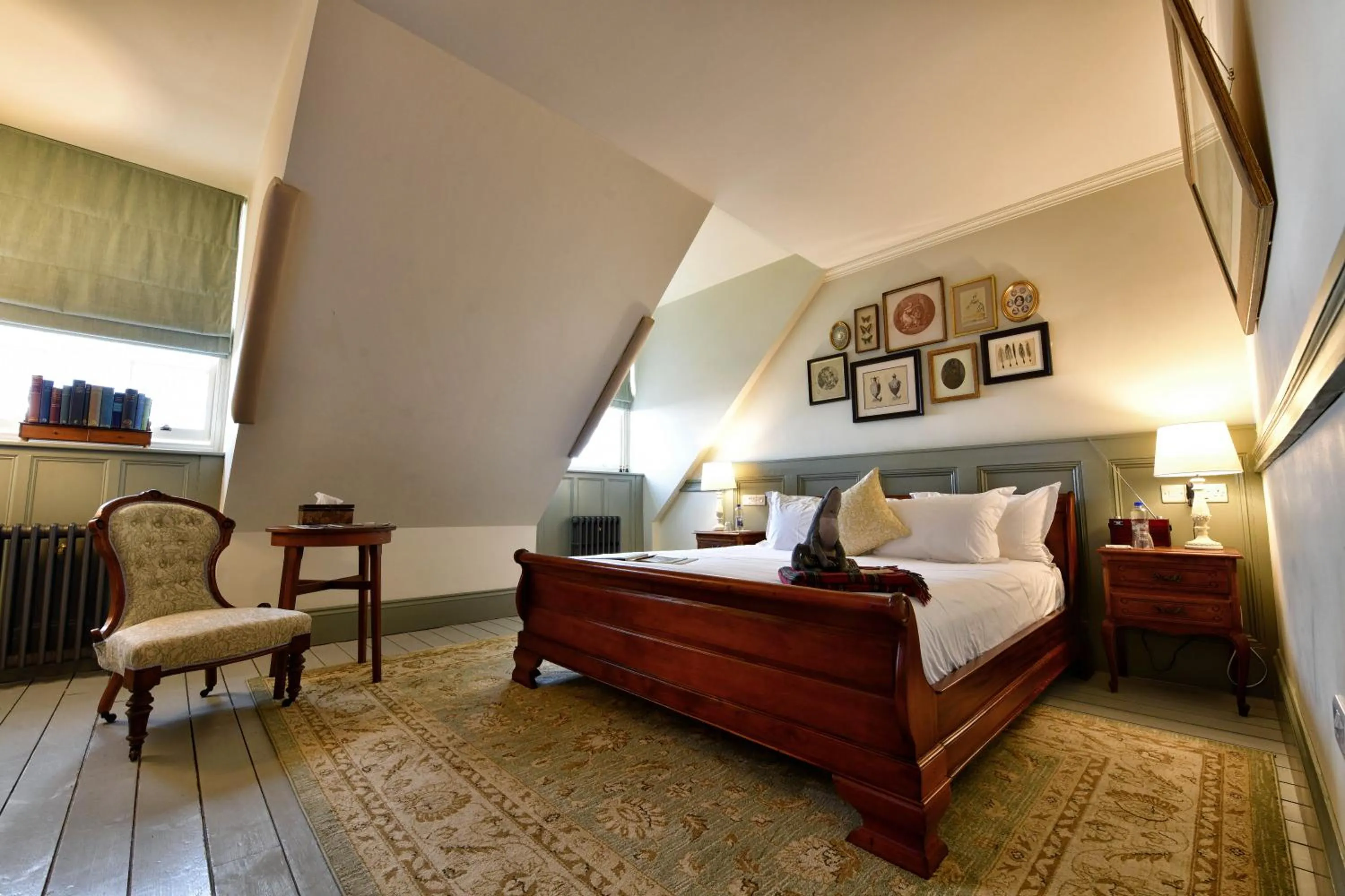 Bedroom, Bed in The Duchess of Cornwall