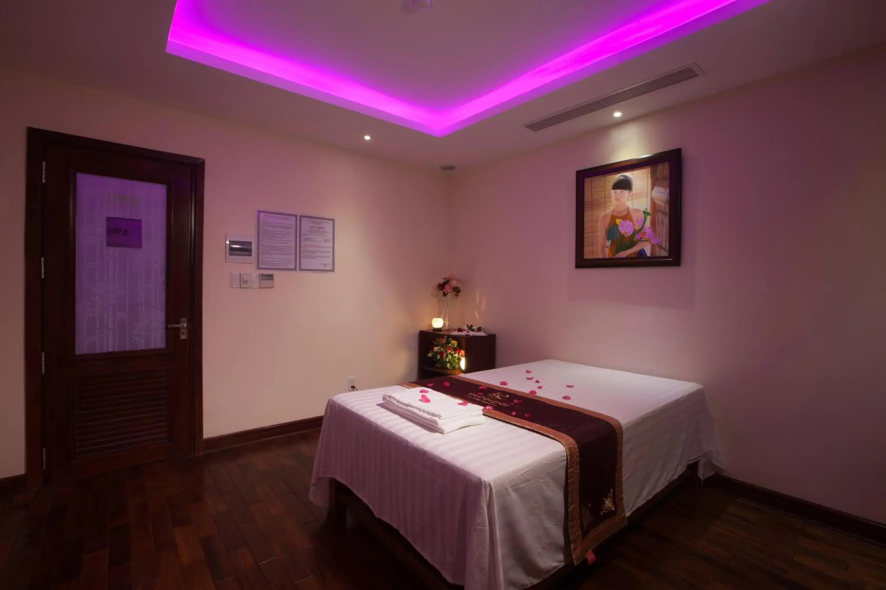 Sauna, Bed in Khanh Linh Hotel Sauna, Bed in Khanh Linh Hotel