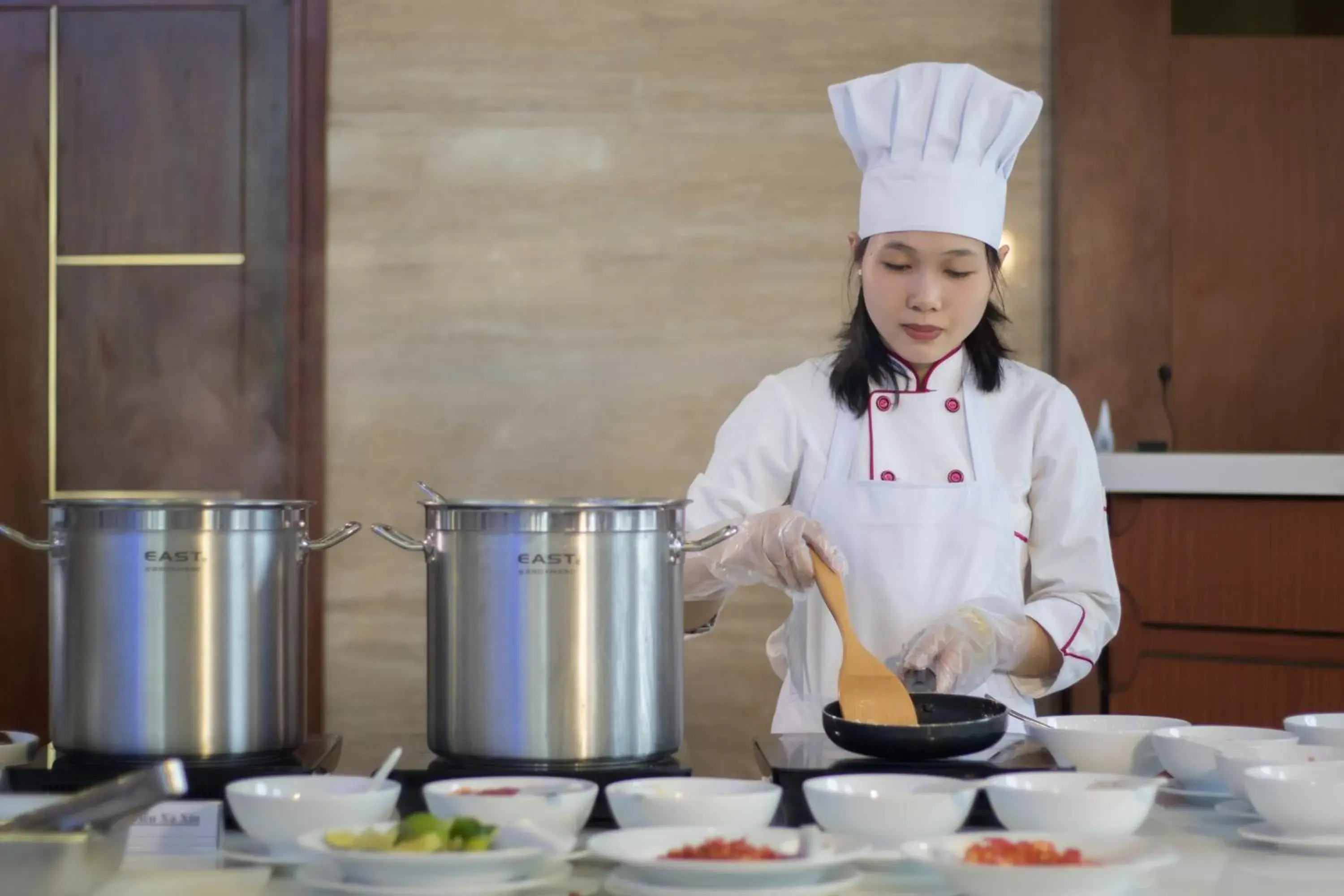 Restaurant/places to eat in Khanh Linh Hotel Restaurant/places to eat in Khanh Linh Hotel