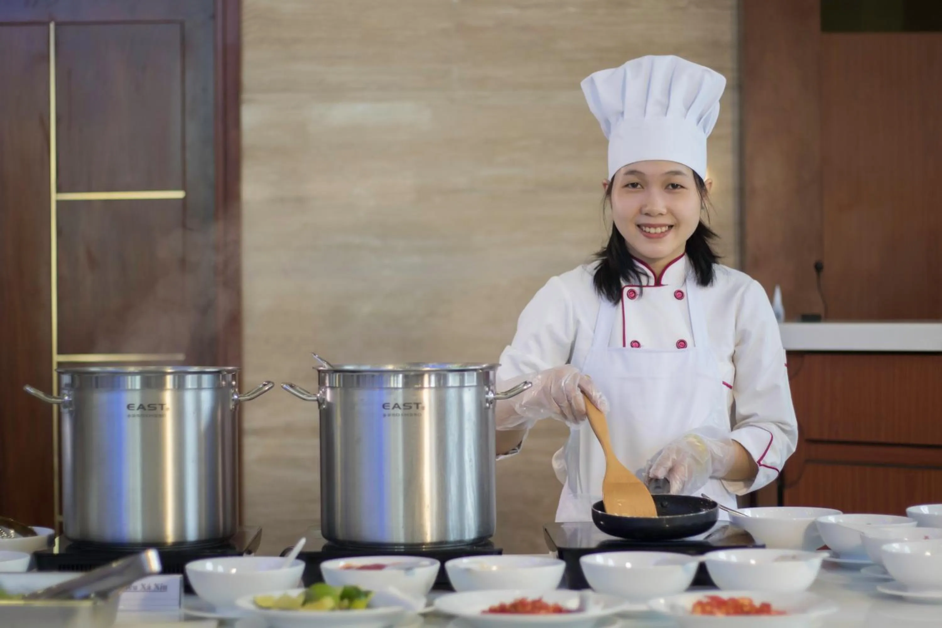 Restaurant/places to eat in Khanh Linh Hotel