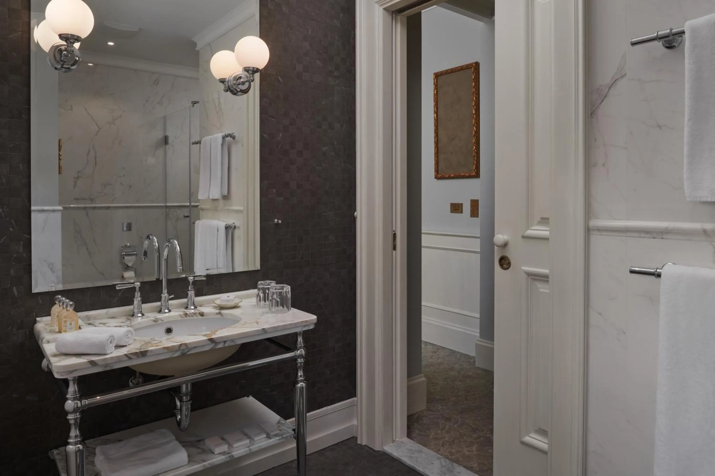 Bathroom in Palace Elisabeth Hvar Hotel - The Leading Hotels of the World