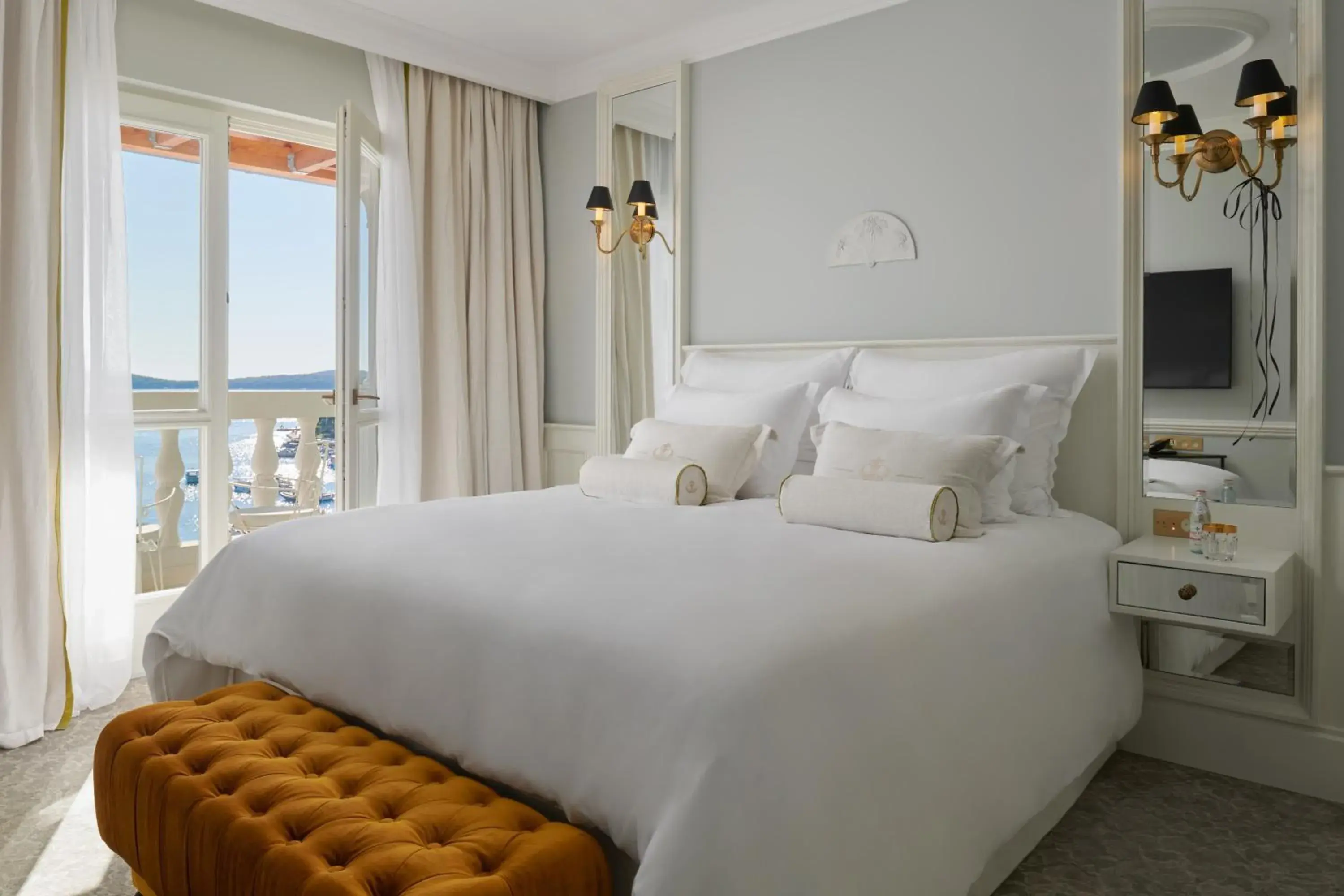 Bed in Palace Elisabeth Hvar Hotel - The Leading Hotels of the World Bed in Palace Elisabeth Hvar Hotel - The Leading Hotels of the World