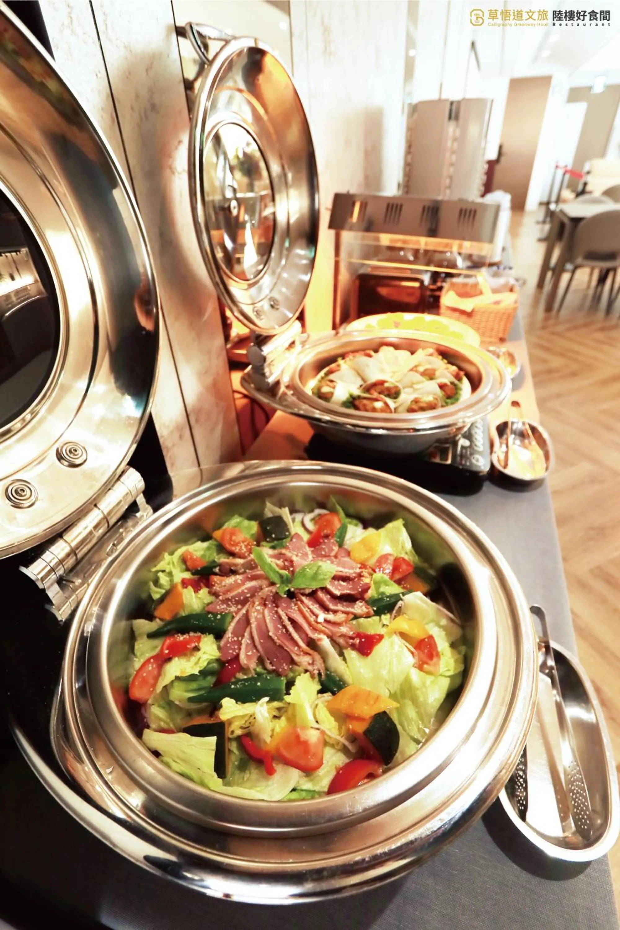 Restaurant/places to eat in Calligraphy Greenway Hotel