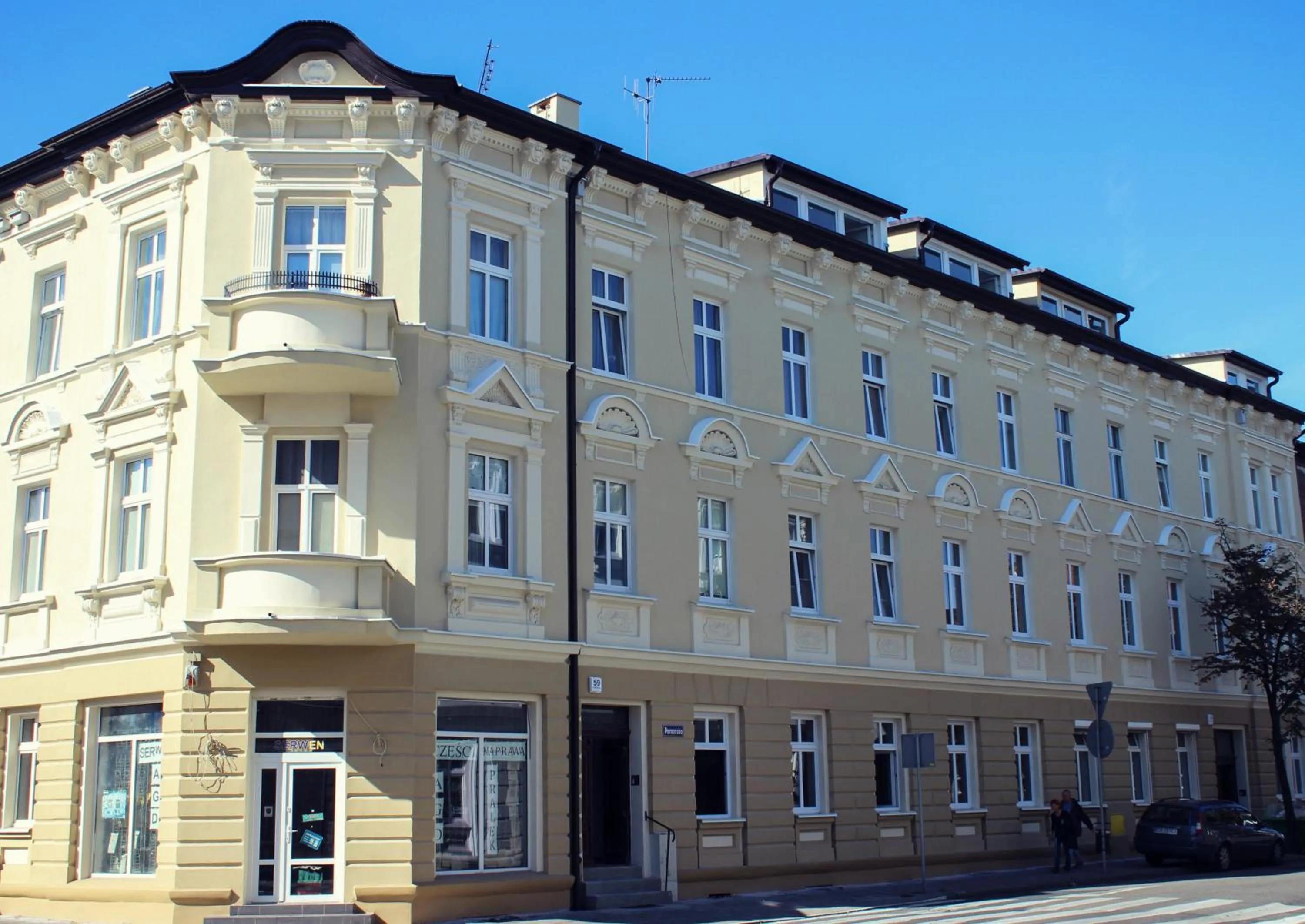 Property building in Dream Team Pomorska
