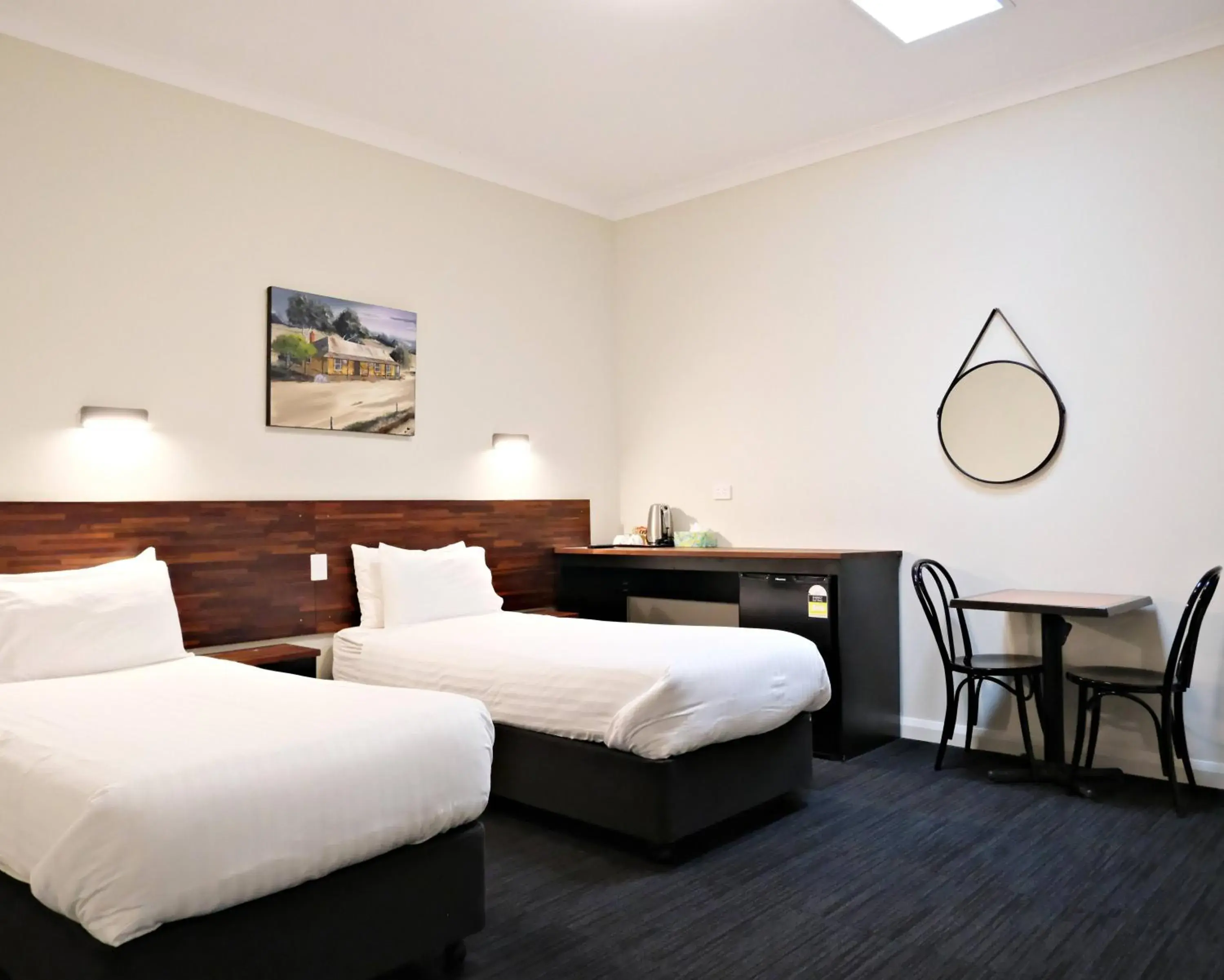 Deluxe Twin Room without Window in Gallery Hotel Deluxe Twin Room without Window in Gallery Hotel