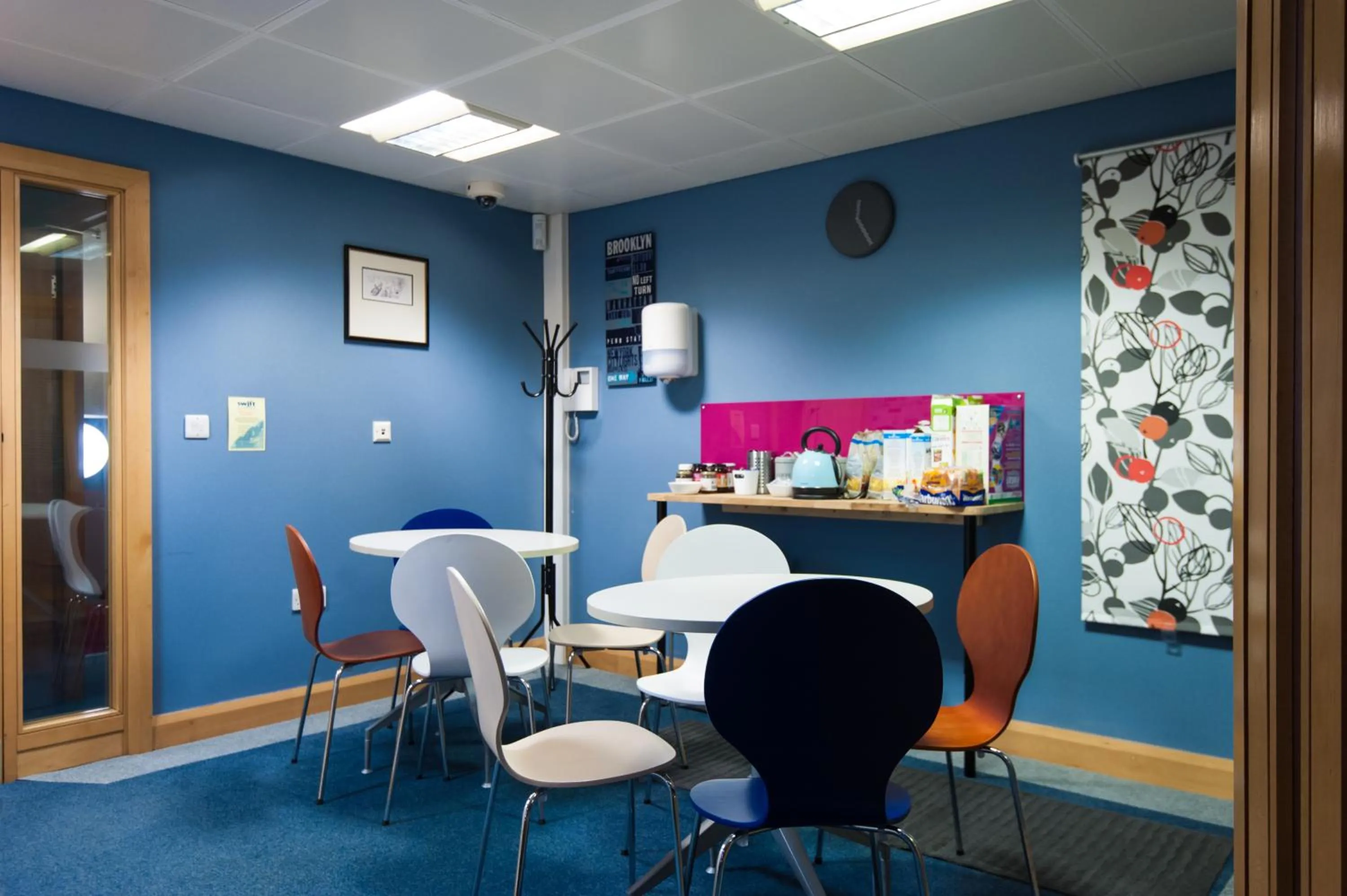 Coffee/tea facilities in Russell Scott Backpackers Hostel