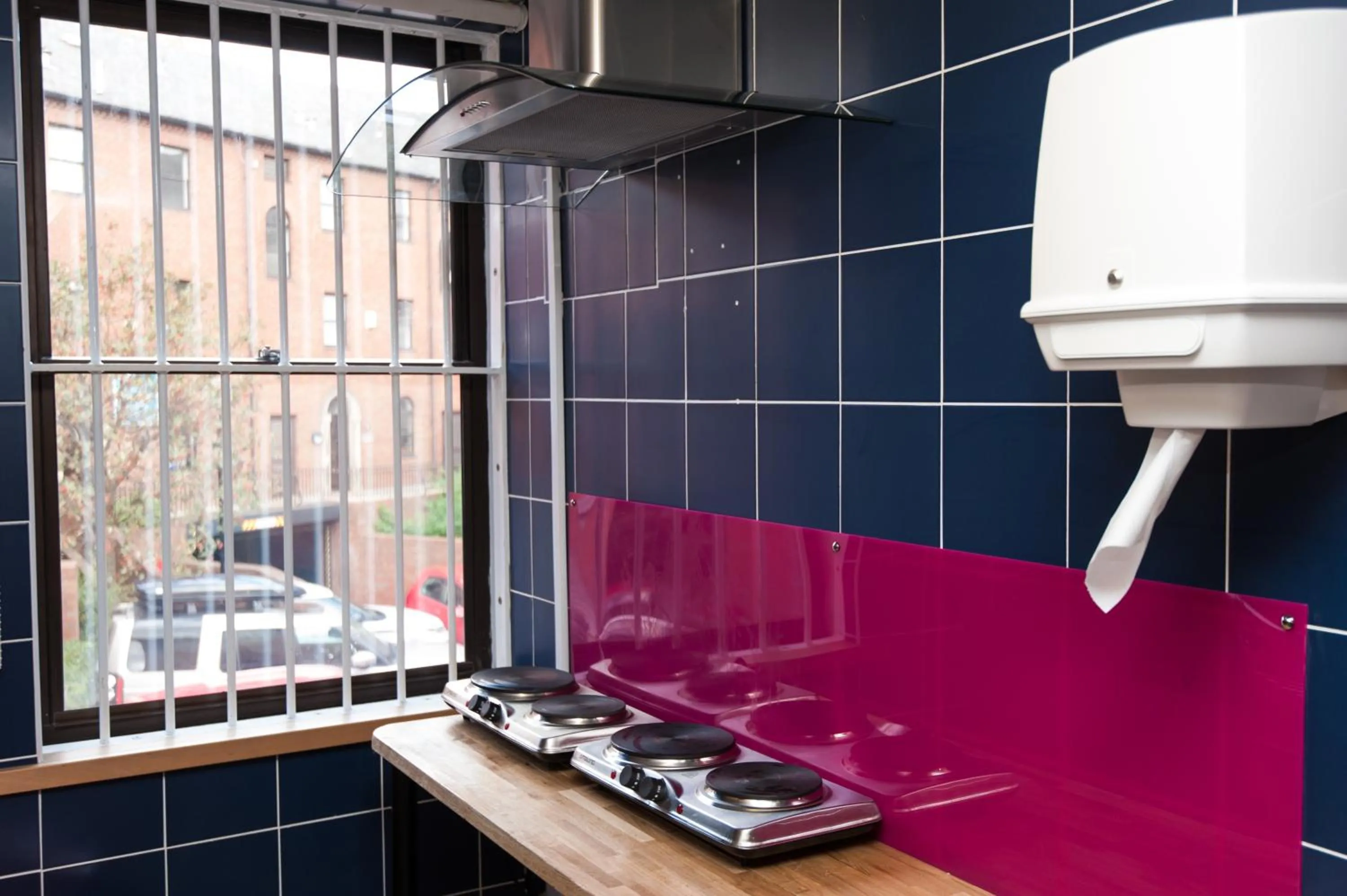 Kitchen or kitchenette in Russell Scott Backpackers Hostel