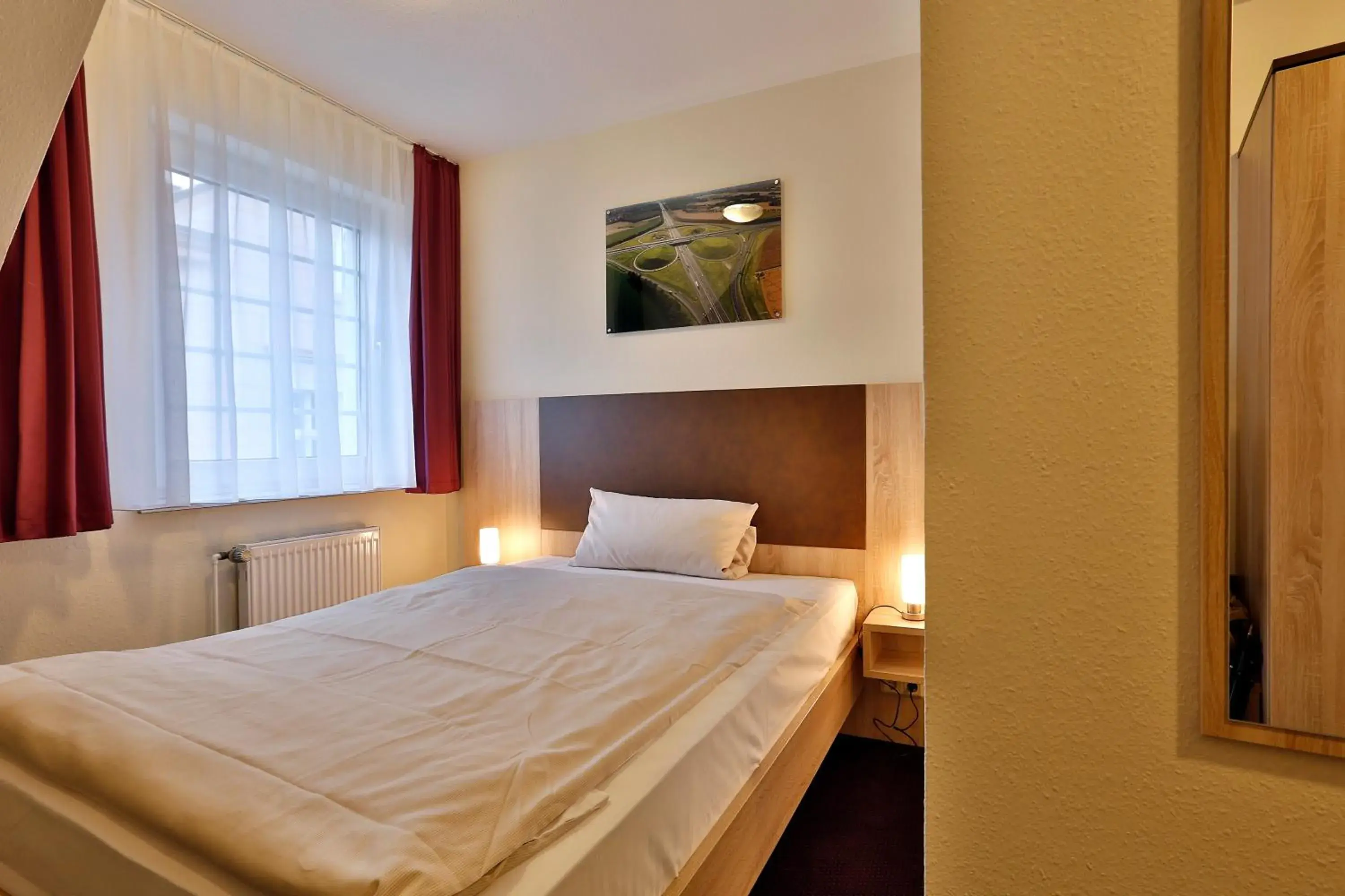 Small Double Room - single occupancy in Hotel Stadt Kamen Small Double Room - single occupancy in Hotel Stadt Kamen