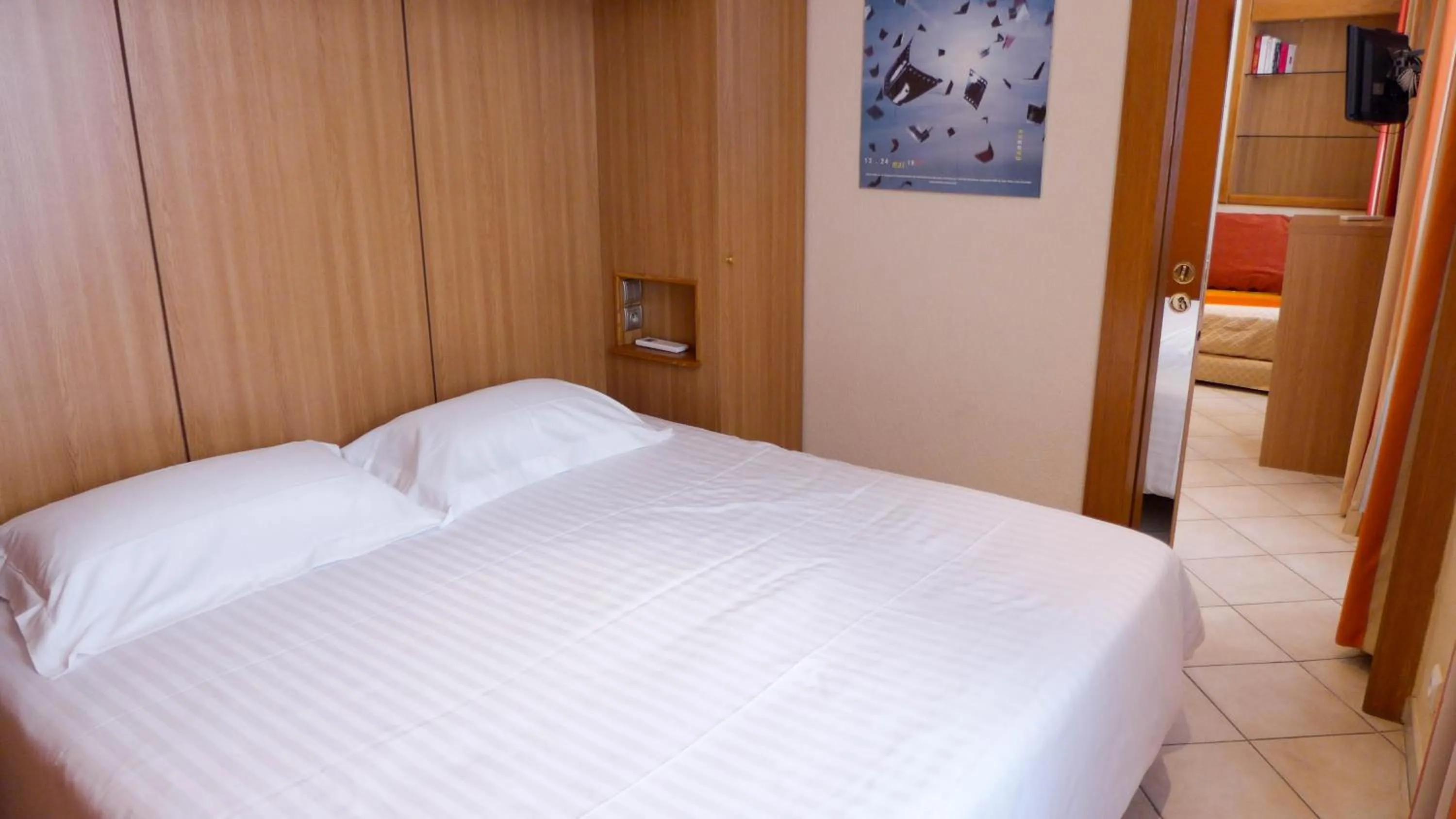 Photo of the whole room, Bed in Résidences Cresci