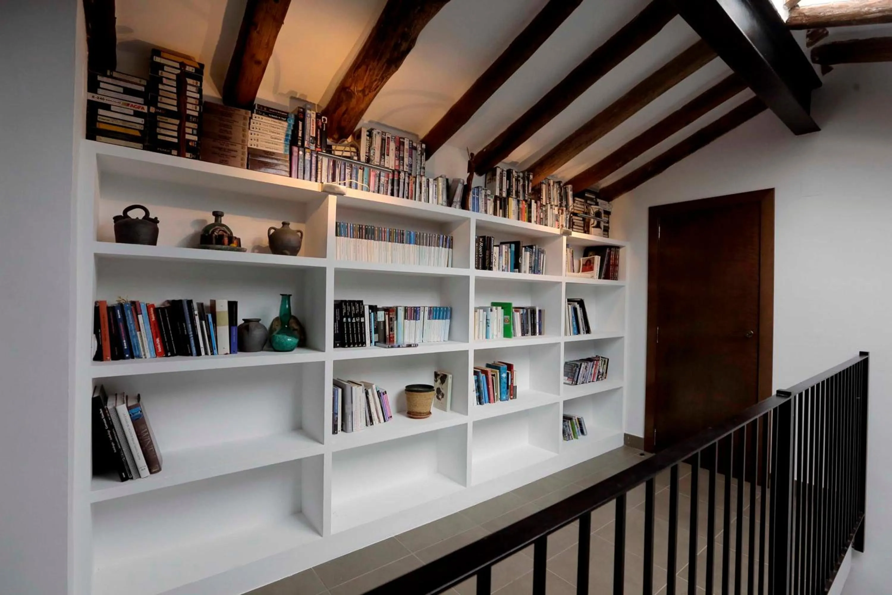 Library in El Campillo, casa de campo cerca de la playa