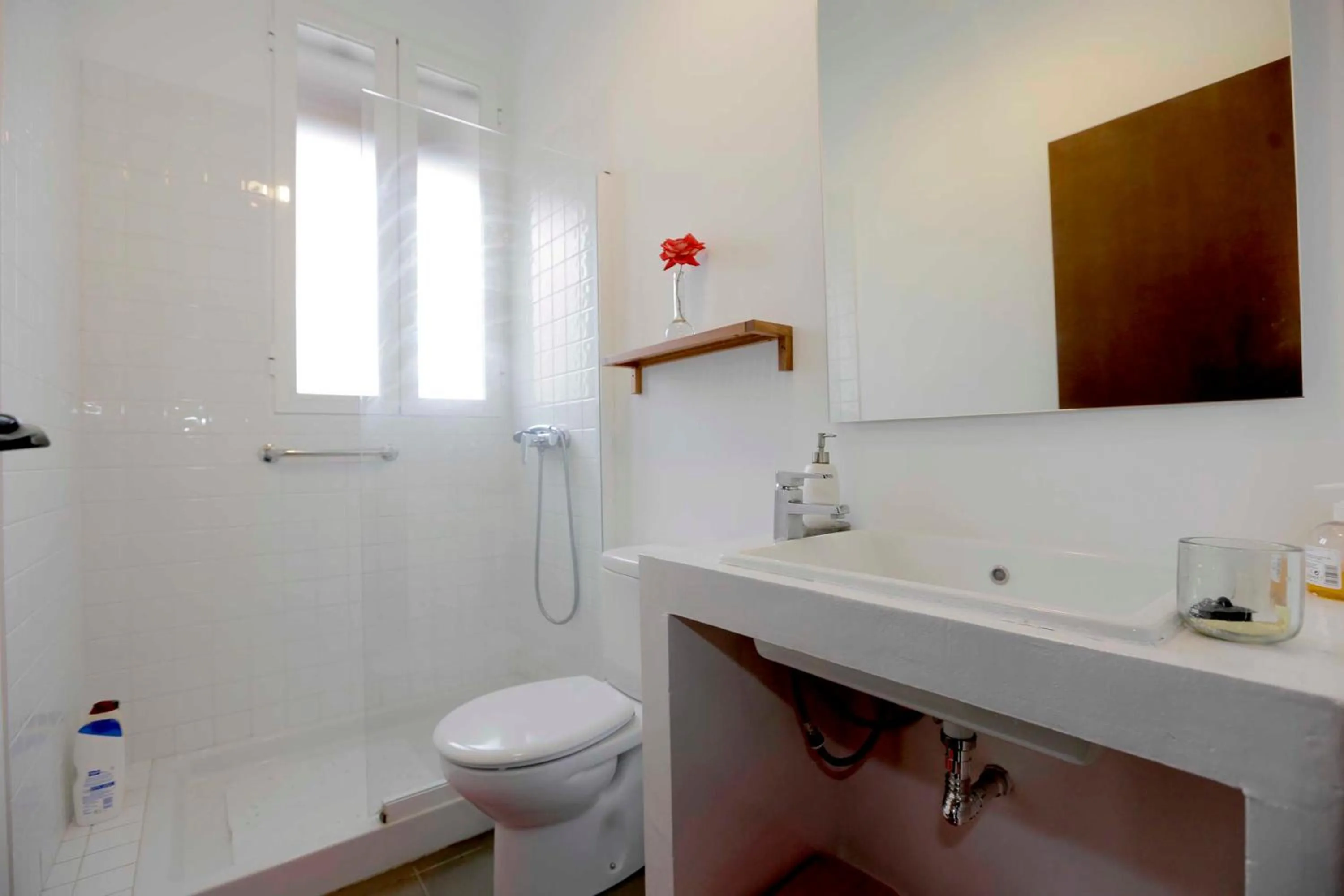 Bathroom in El Campillo, casa de campo cerca de la playa