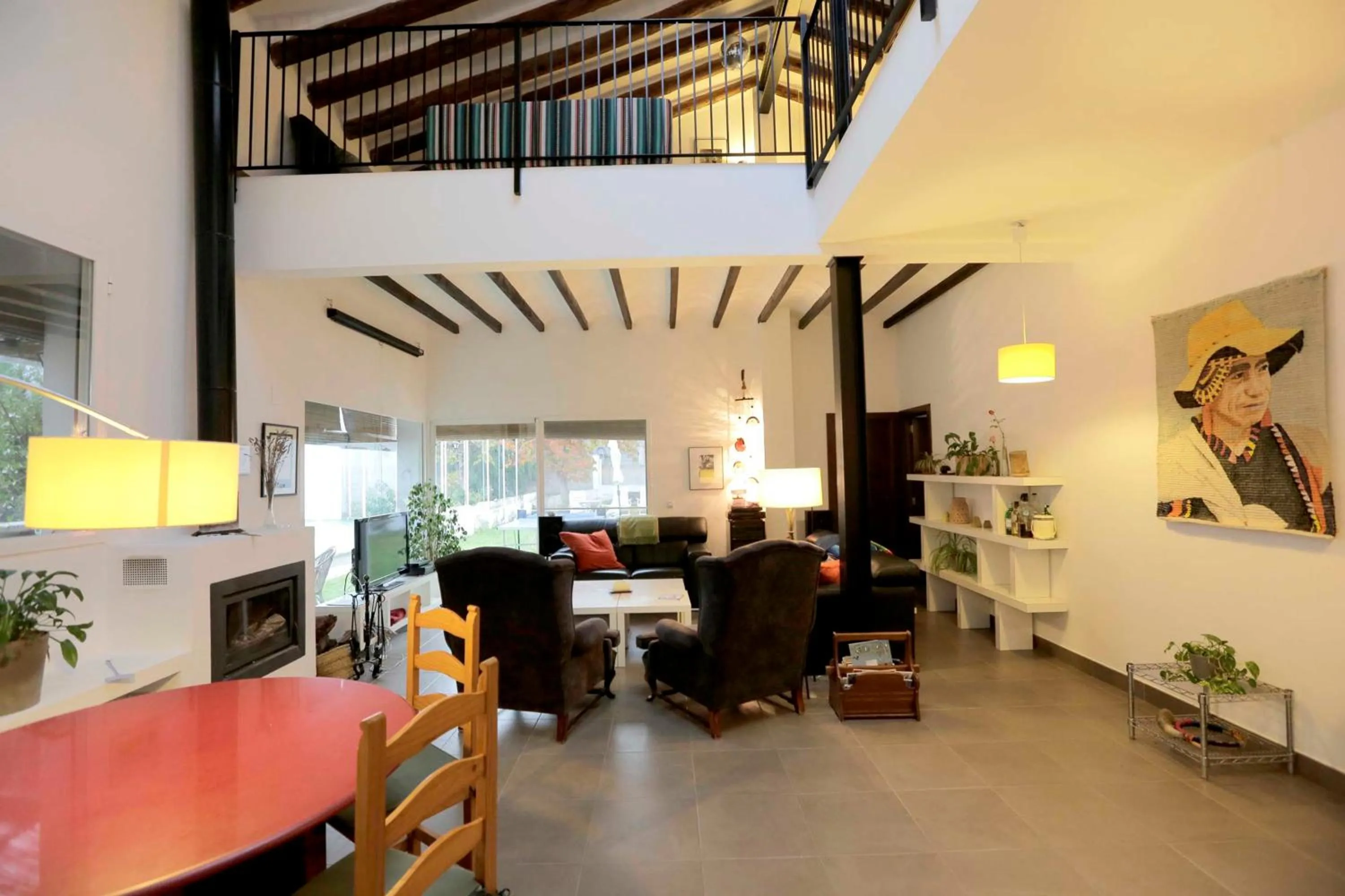 Communal lounge/ TV room in El Campillo, casa de campo cerca de la playa