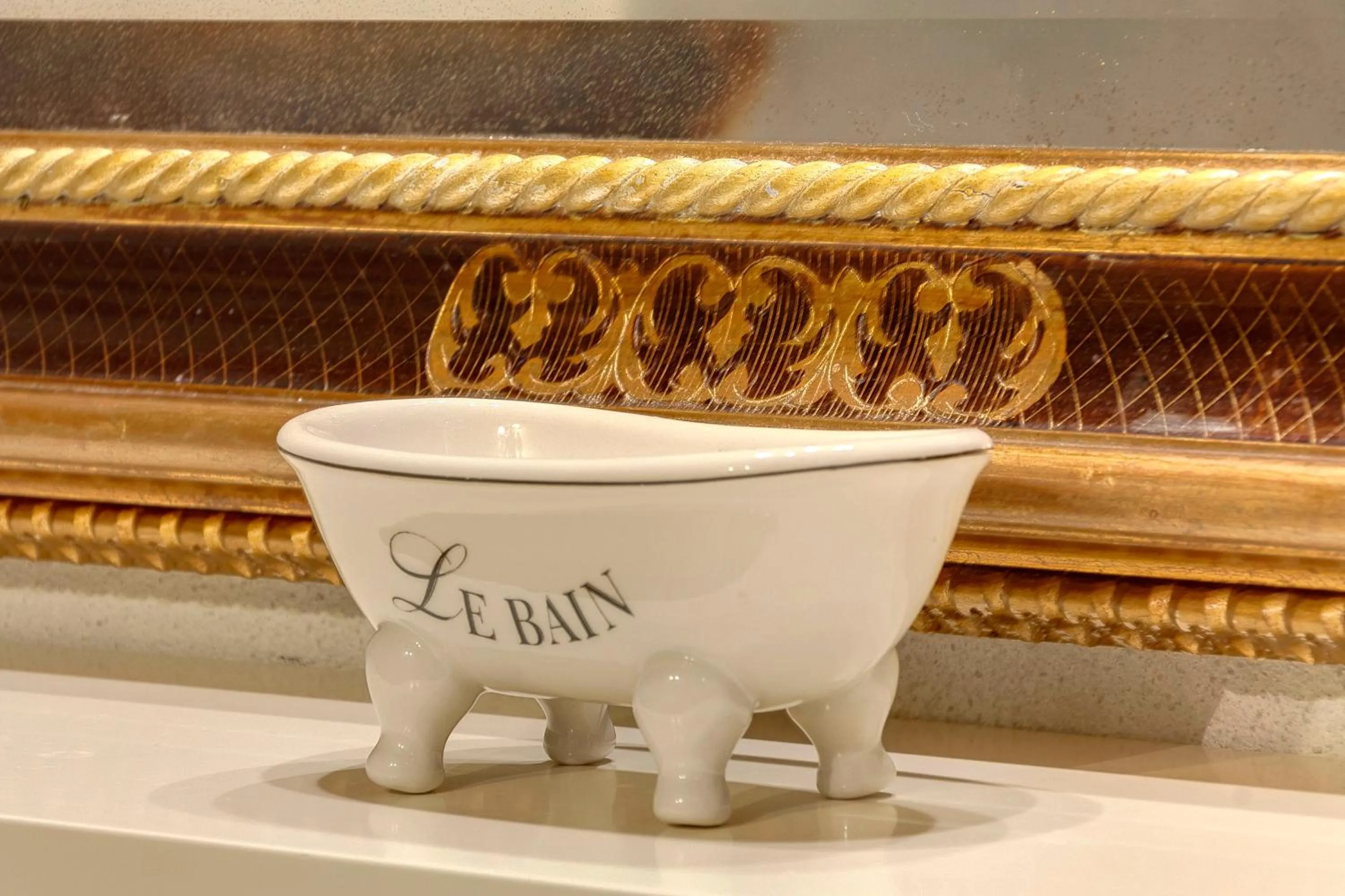 Decorative detail in LM Suites Spagna