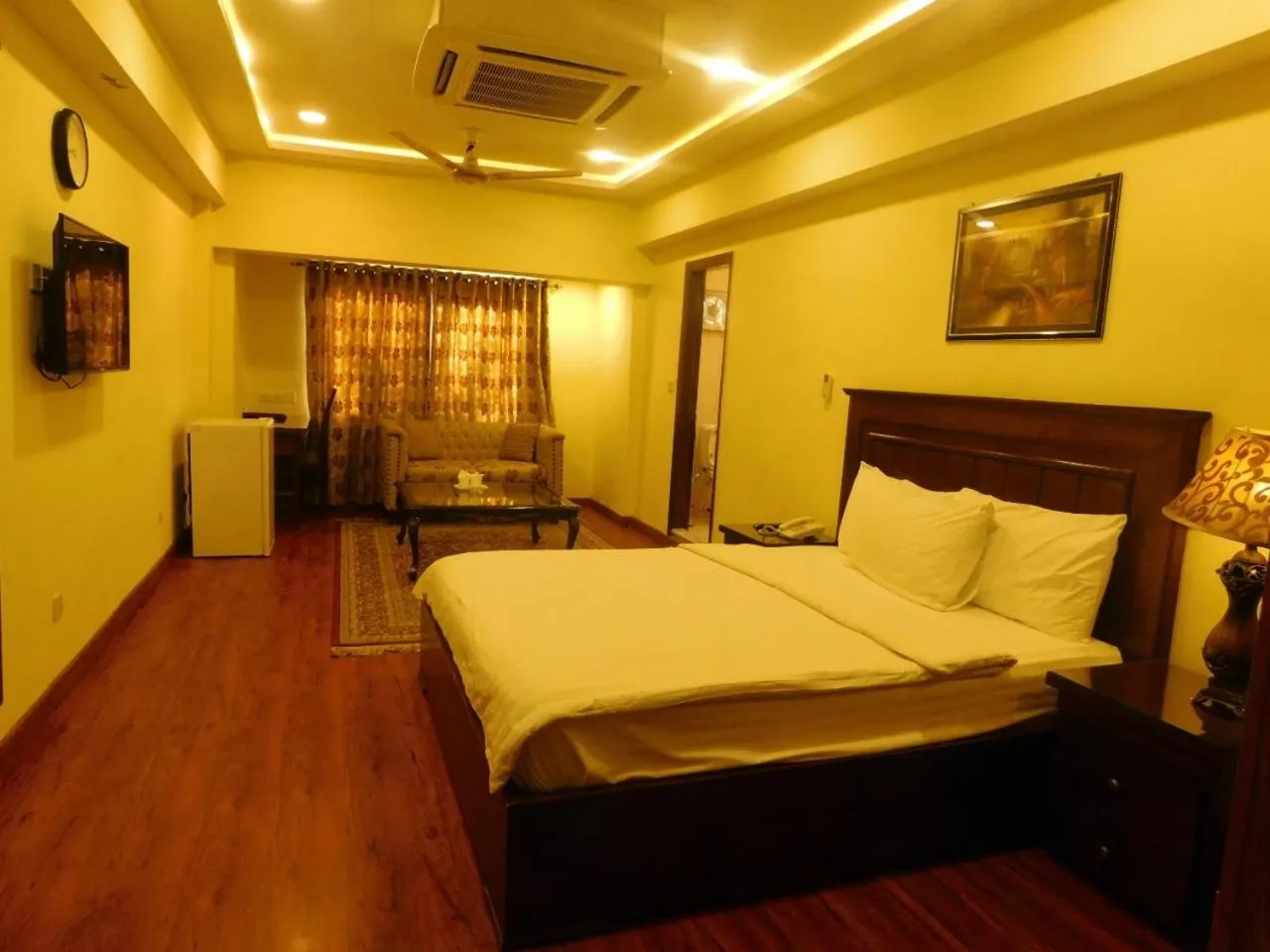 Bed in Diplomat Hotel