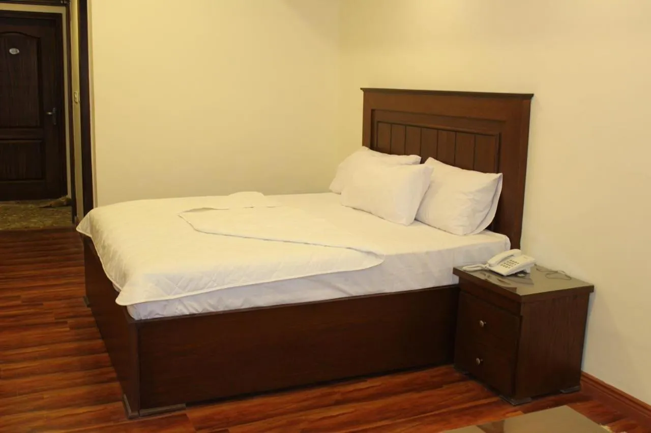 Bedroom, Bed in Diplomat Hotel