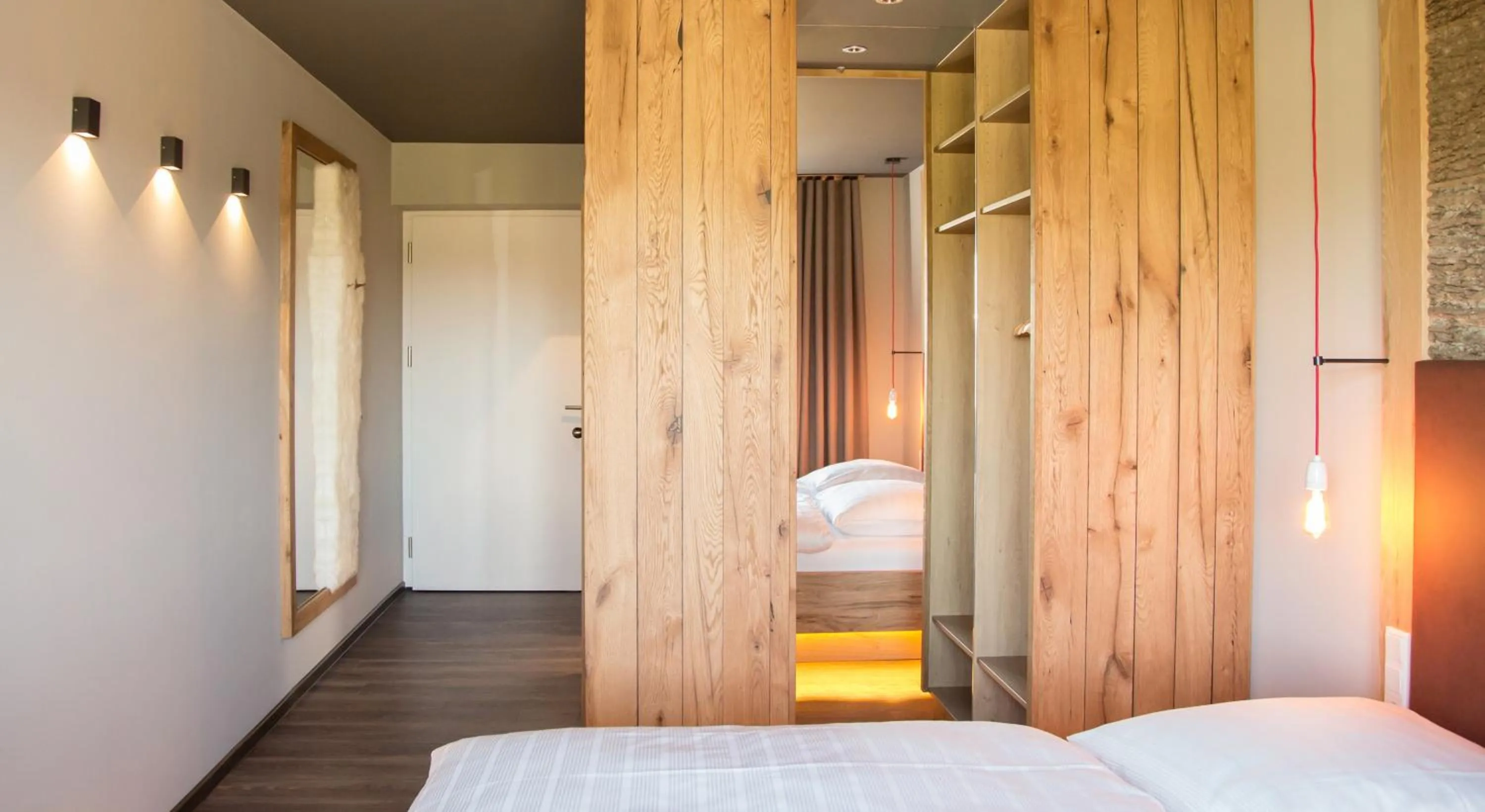 Photo of the whole room, Bed in Landgasthof Pappelkrug