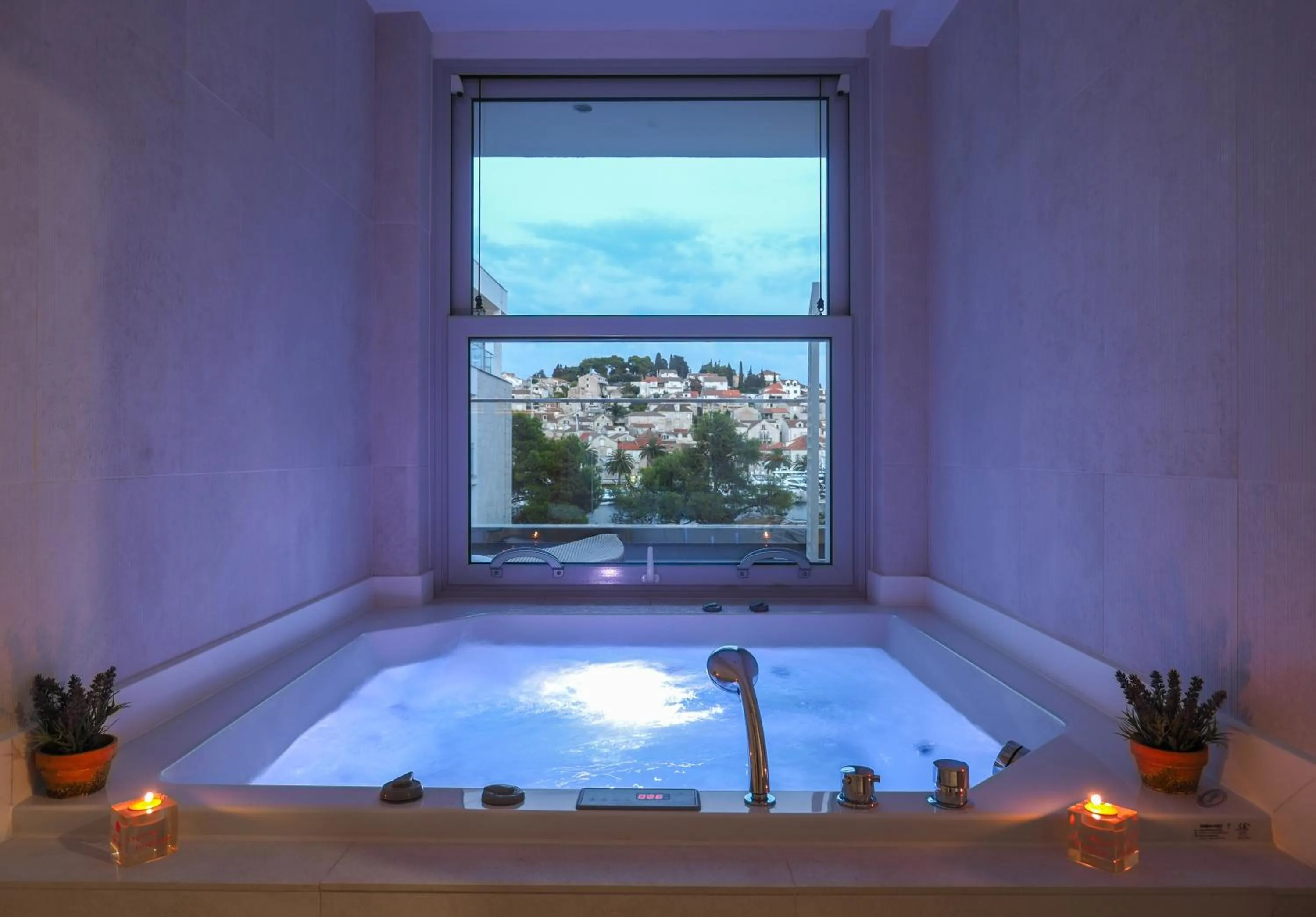 Hot Tub in Adriana Hvar Spa Hotel