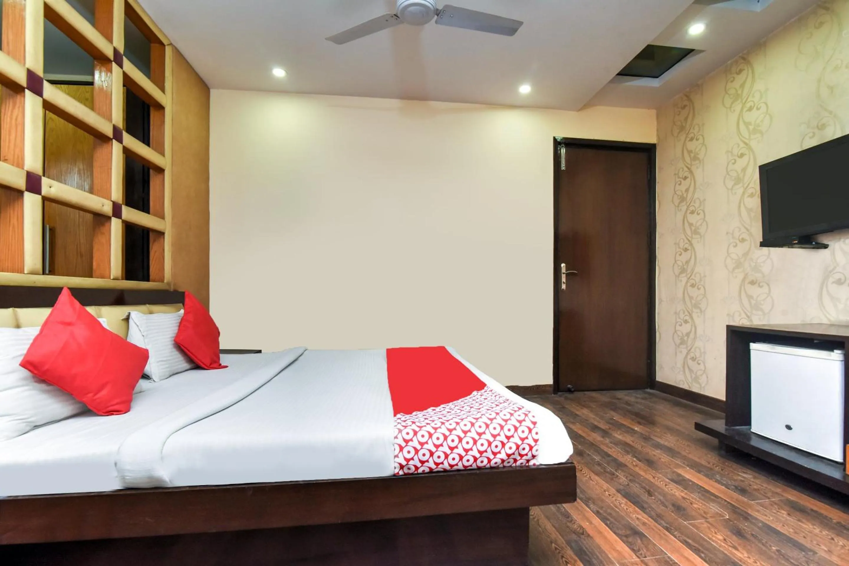 Lobby or reception, Bed in Hotel O Kochar Plaza