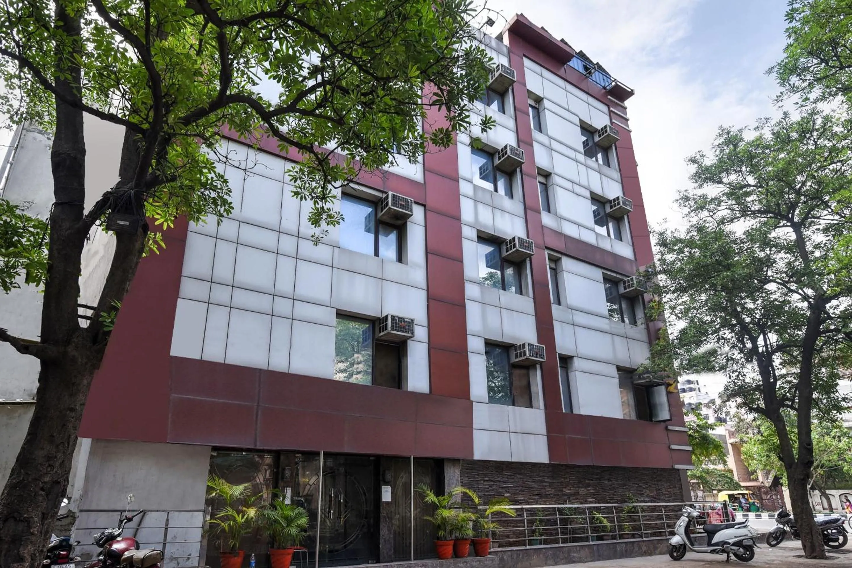 Facade/entrance in Hotel O Kochar Plaza