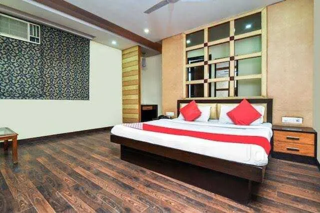 Bedroom in Hotel O Kochar Plaza