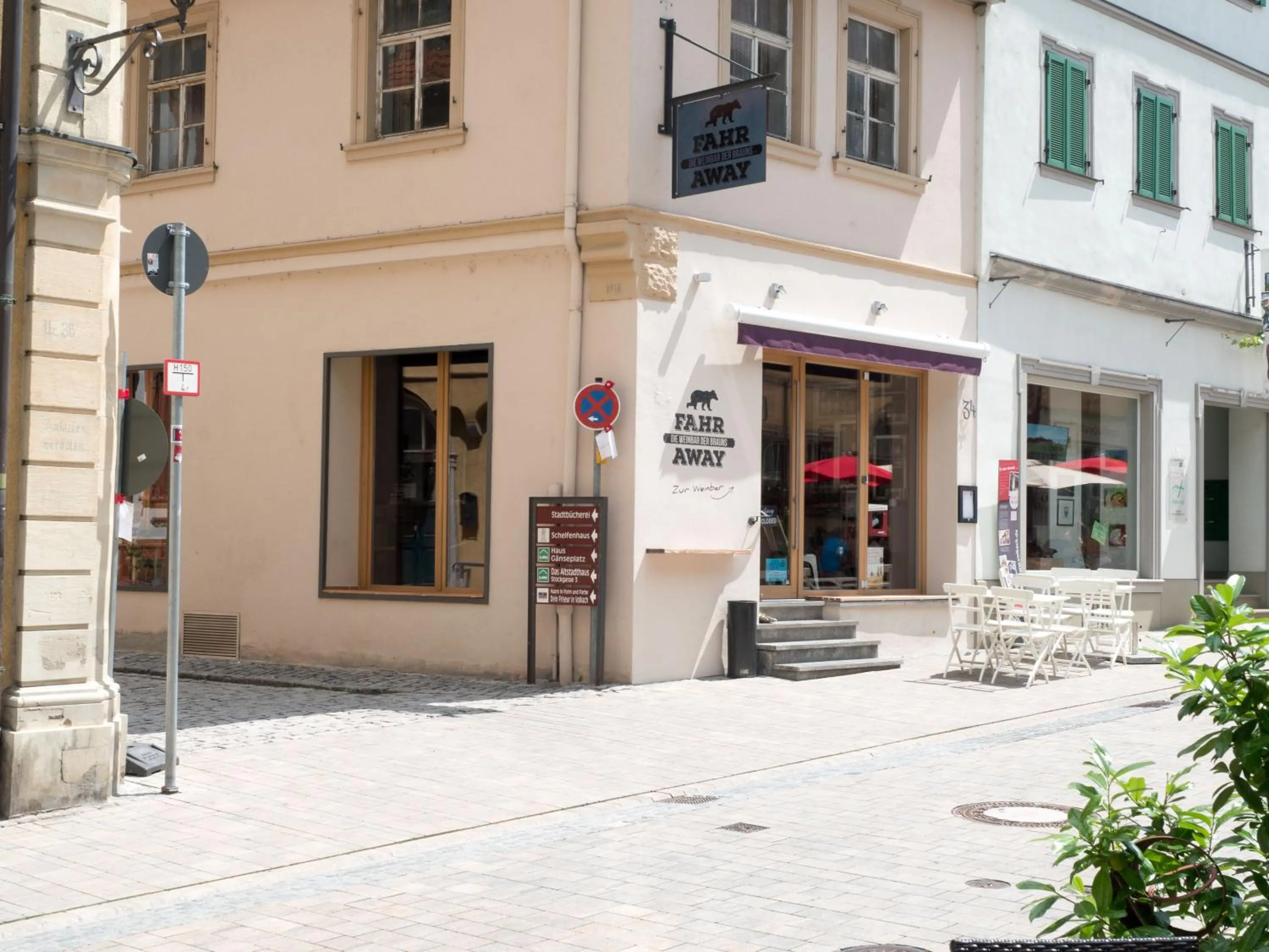 Property building in Hotel - Weinbar FAHR AWAY